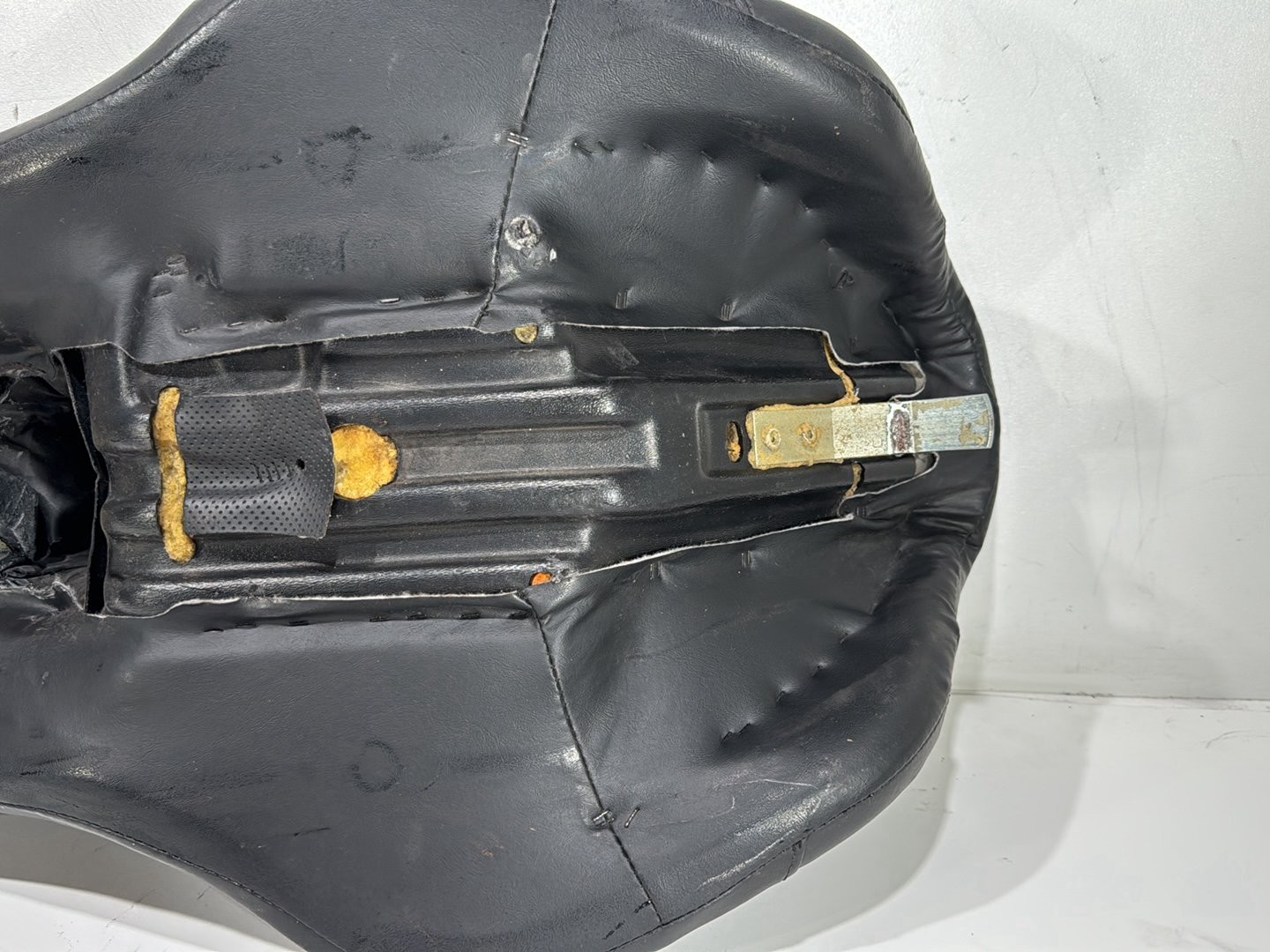 2006 Harley Street Glide Touring FLHXI OEM Passenger Rider Driver Seat Saddle