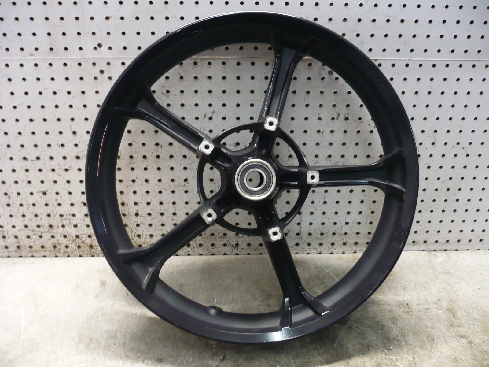 HD HARLEY 00 23 TOURING CVO TOMAHAWK FRONT WHEEL RIM 19X3.50 5 SPOKES