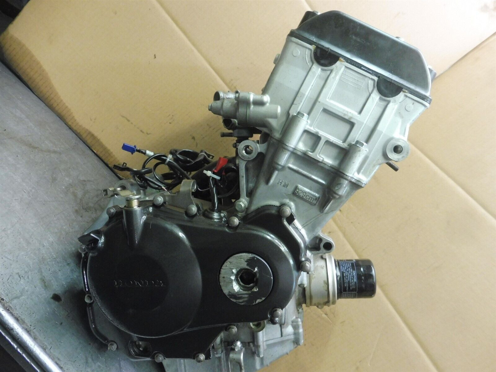 2001 Honda CBR900RR HM694-2. engine motor compression untested crank turns