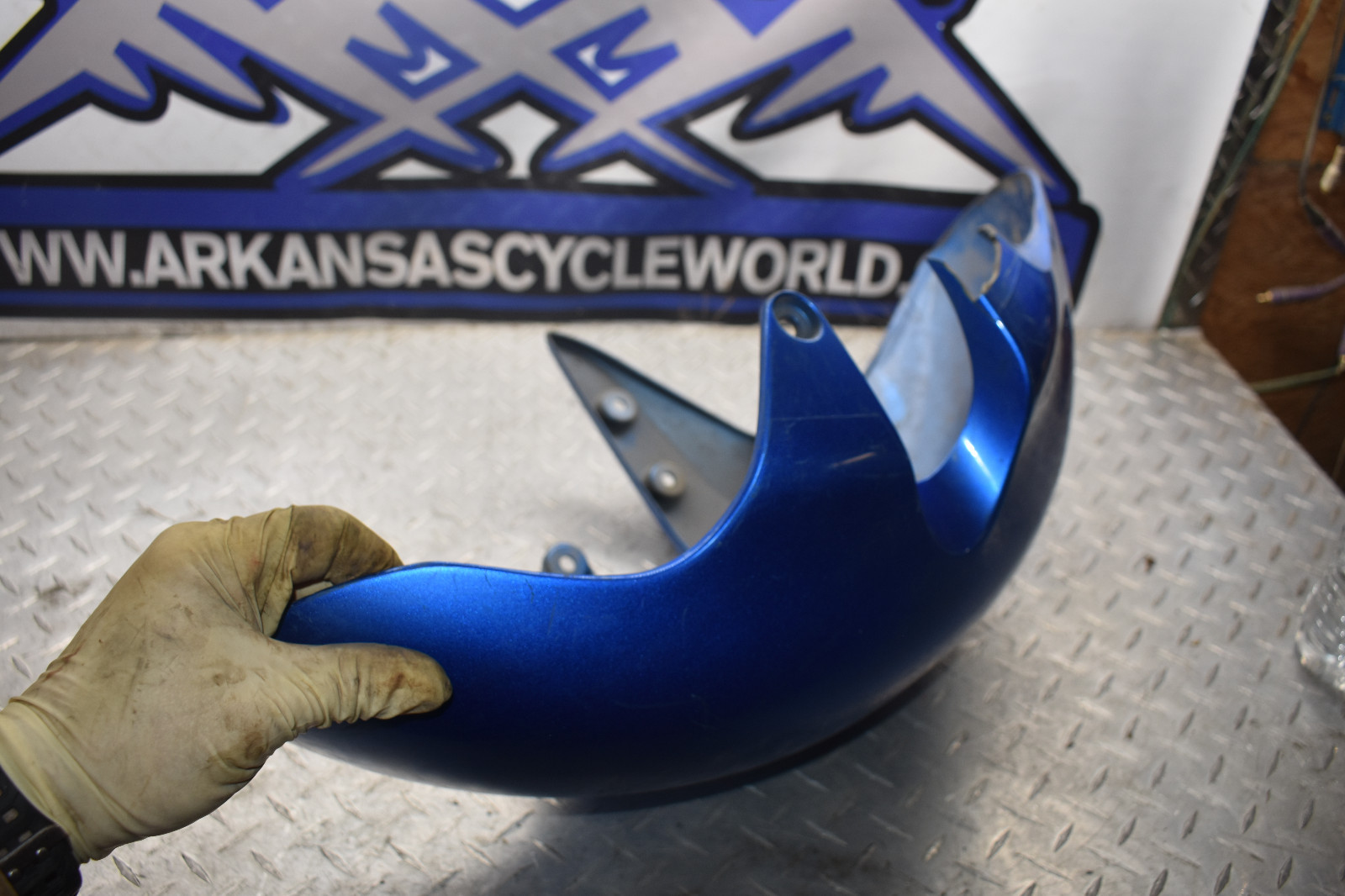 DC3 BROKEN FRONT FENDER UNKNOW YEAR SUZUKI HAYABUSA GSXR 1300 FREE SHIP