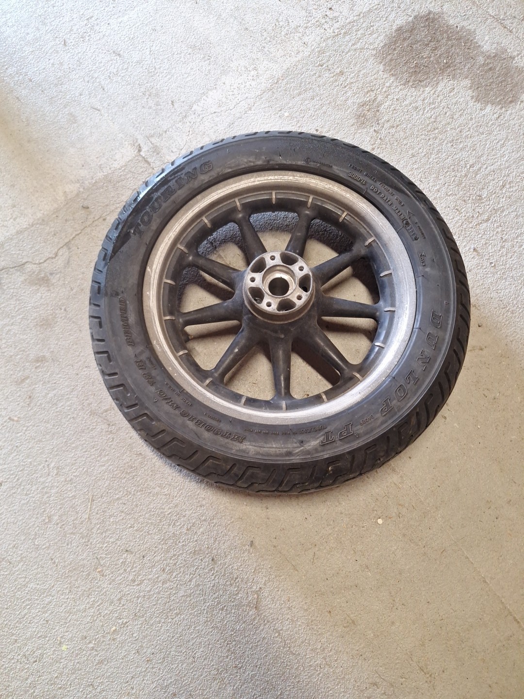 43493-00 Harley-Davidson 9 Spoke Wagon Wheel 16×3 Rim Castalloy W/ Dunlop 402F.