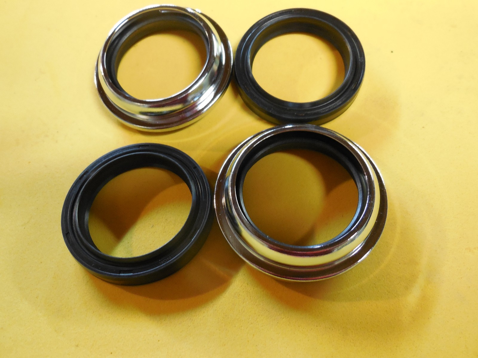 new Fork seals & Chrome wipers 88-94 XV750 Virago