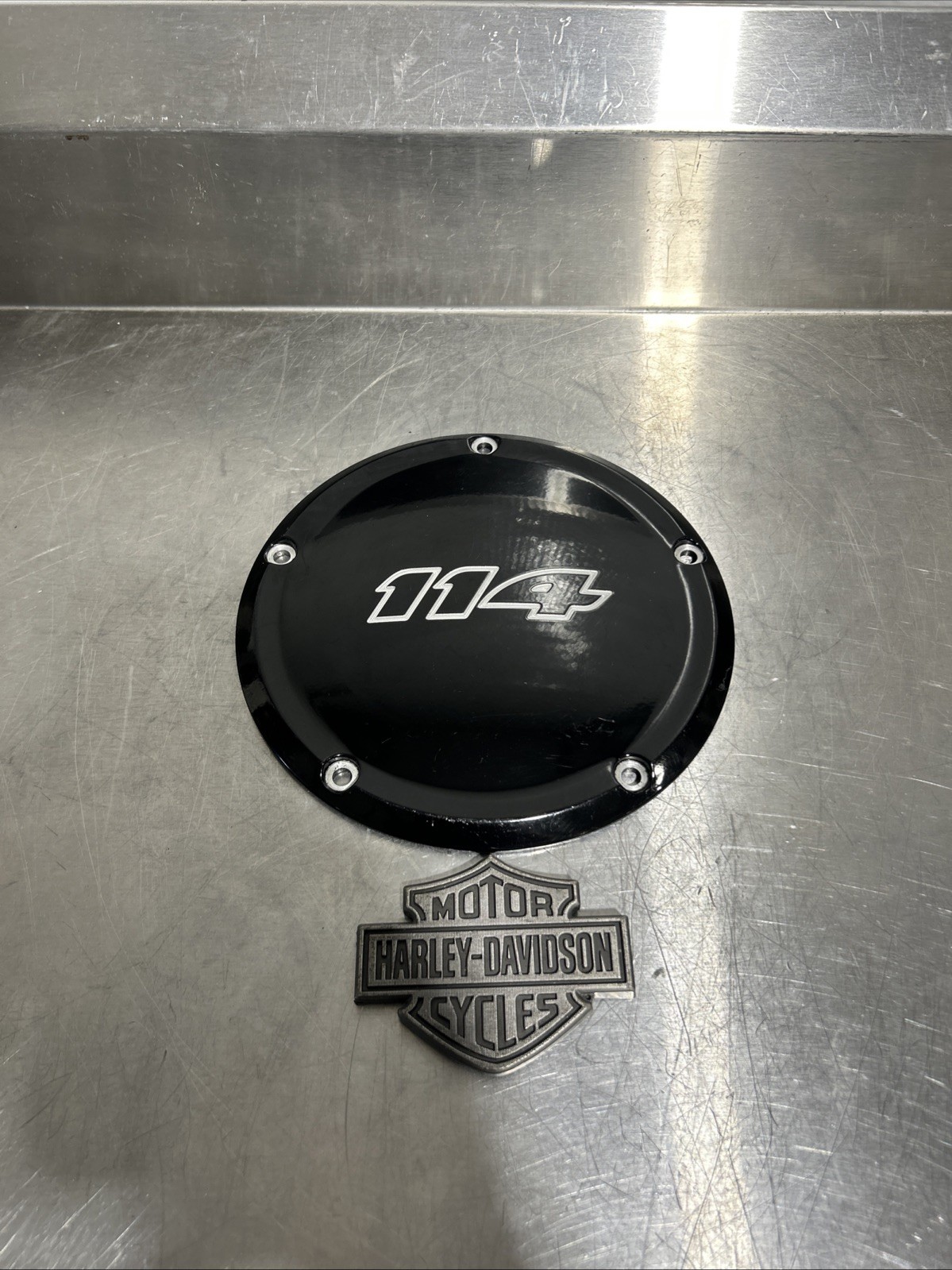 2017 – 2025 HARLEY TOURING OEM M8 25700389 114 CI BLACK DERBY COVER DC17