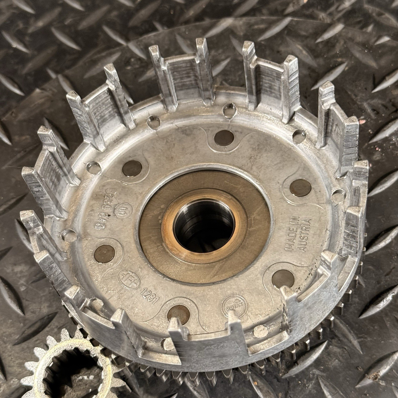 ♻️ APRILIA RS 125 2T ROTAX 122 – CLUTCH BASKET