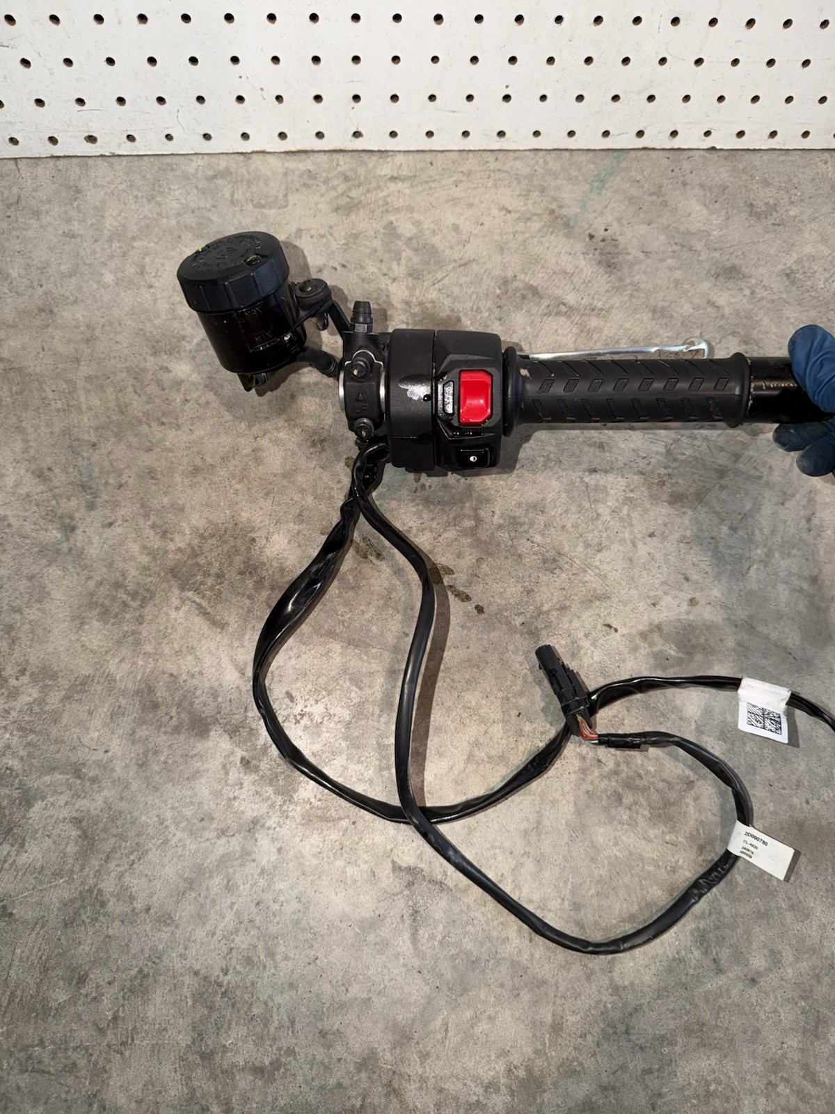 2025 25-26 Aprilia RS660 RS 660 RIGHT SIDE CLIP ON HANDLEBAR CONTROLS BRAKE OEM