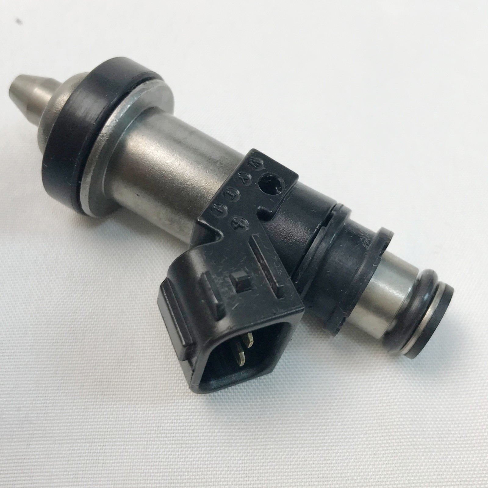 4X Fuel Injectors 15710-24F00 For Suzuki GSXR 600 750 1000 Hayabusa GSX1300 R RZ