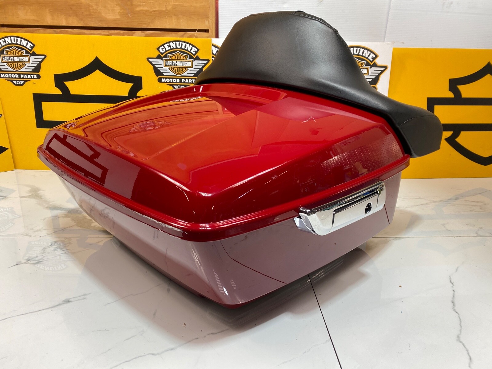 OEM 14-26 Genuine Harley OEM Touring Tour Pack Pak /Backrest Trunk Billiard Red