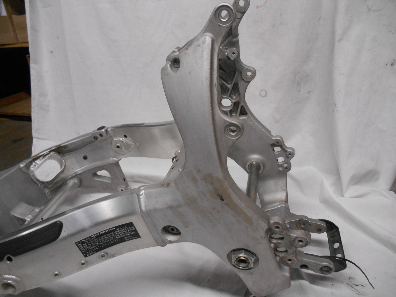 2006 Suzuki GSX1300R Hayabusa GSXR 1300 Gen 1 Busa OEM Main Frame Chassis 99-07