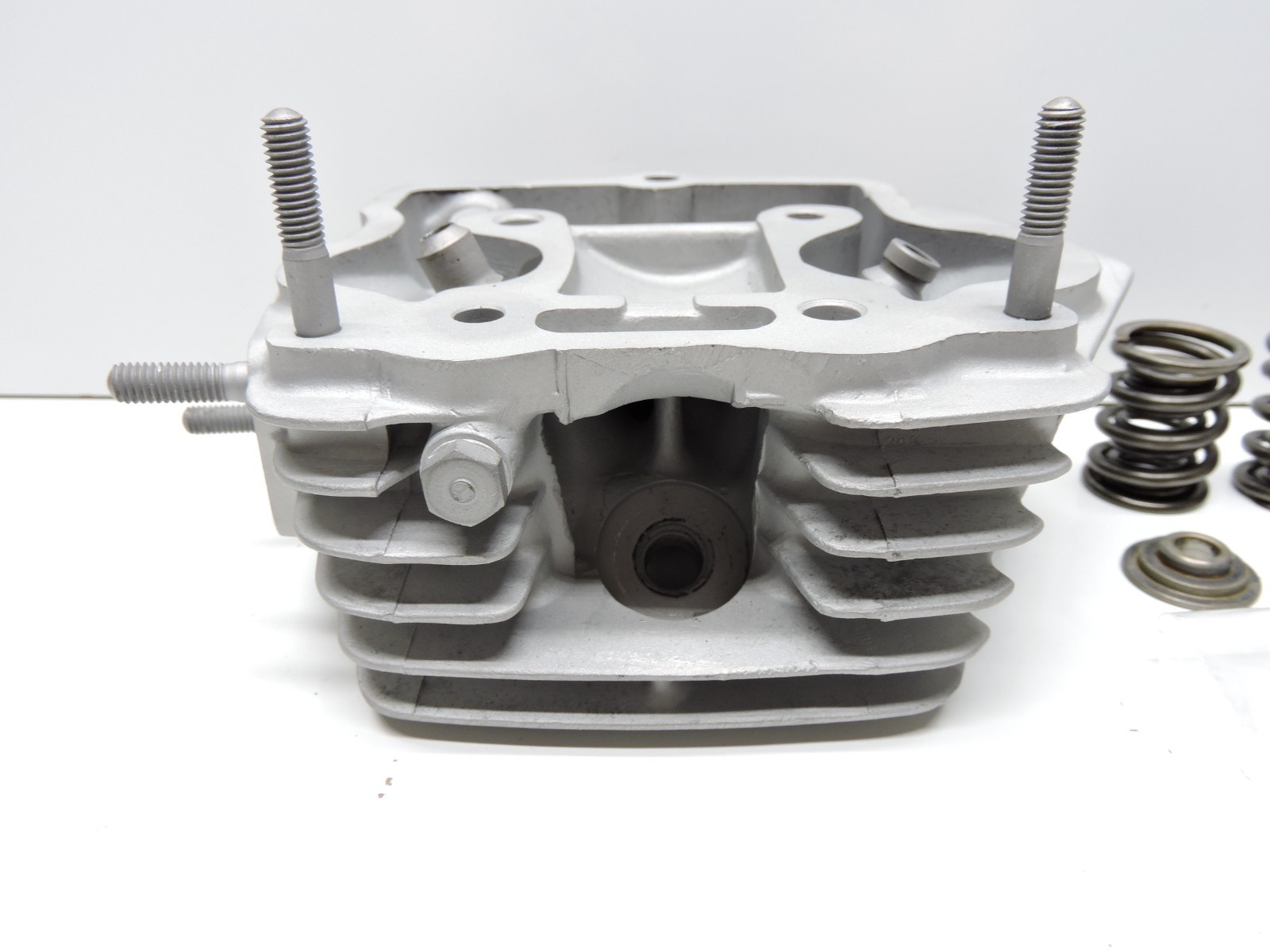 1973-76 Honda XR75 Cylinder Head