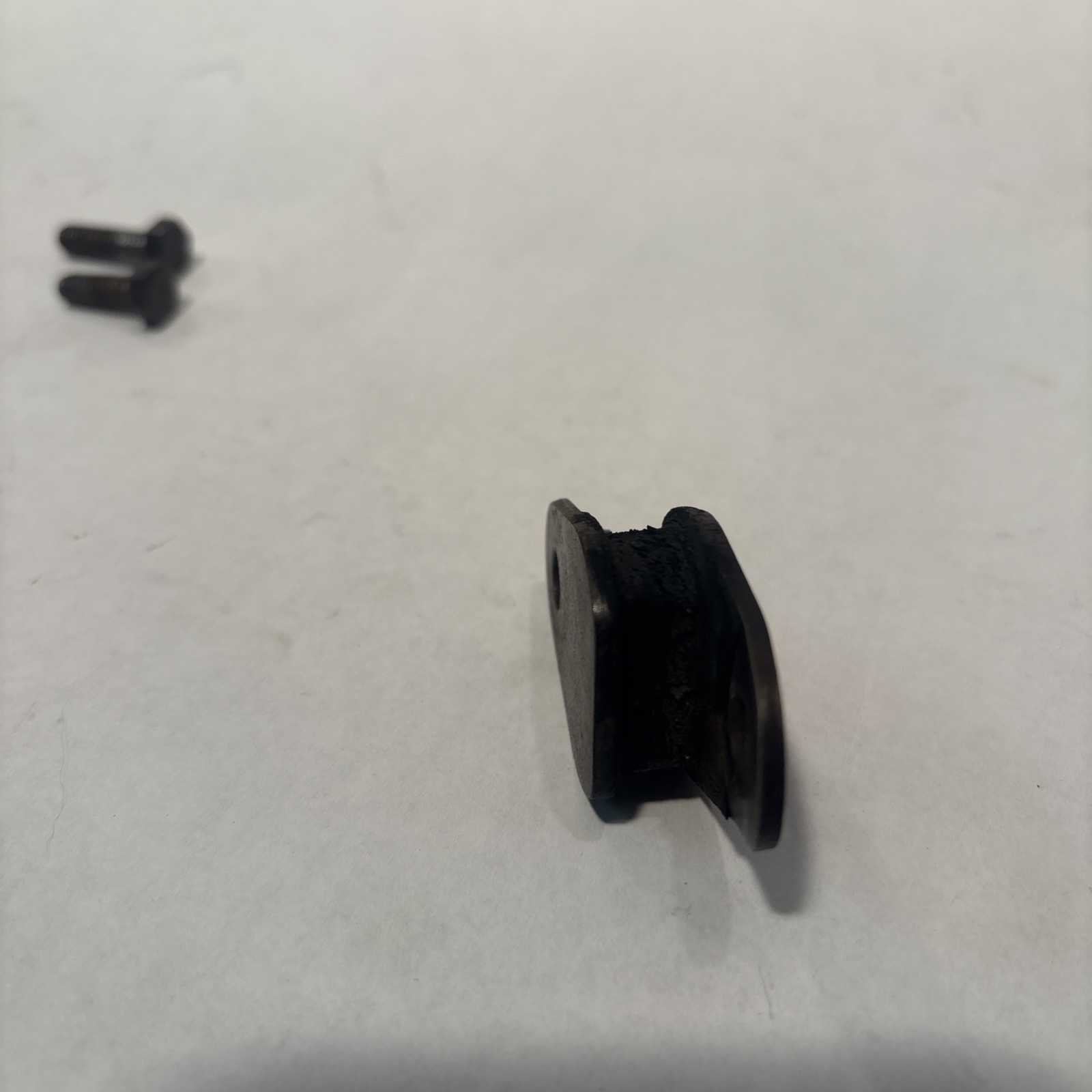 1987 Yamaha YZ80 OEM Exhaust Pipe Mount Rubber Dampner Muffler Bracket Holder