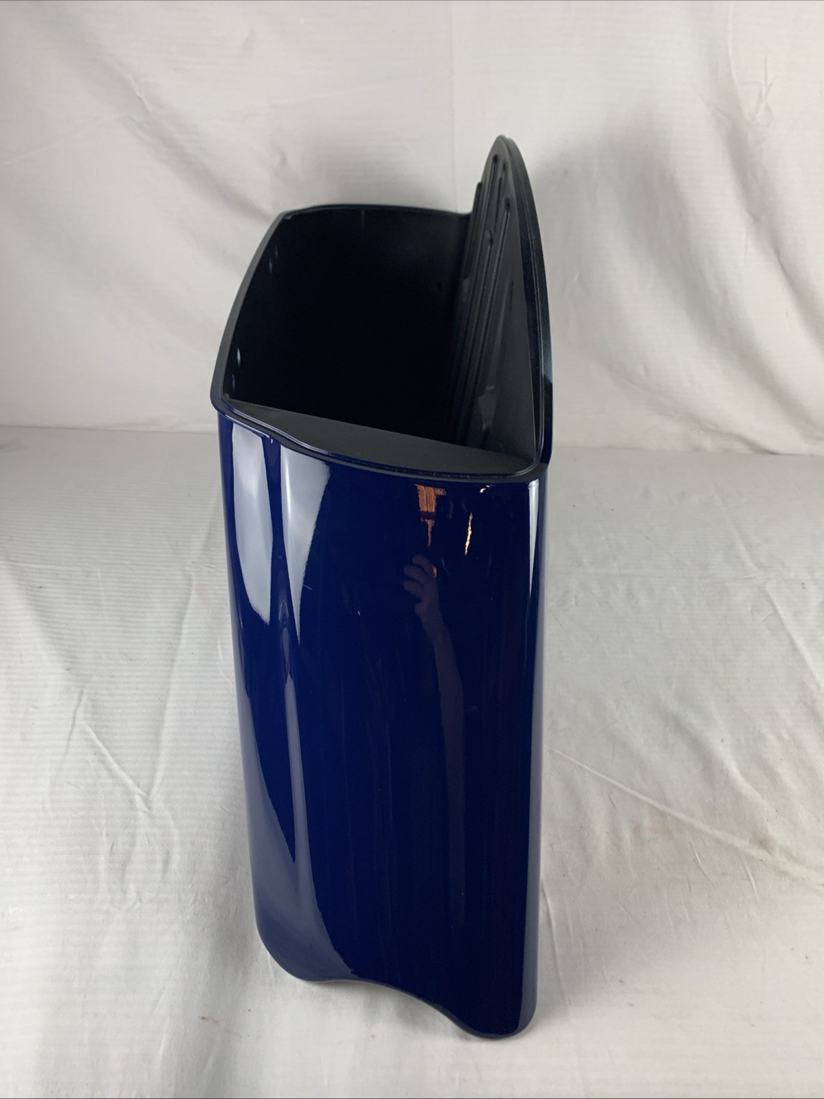 INDIAN GENUINE INDIAN BLUE LH (ONLY) SADDLEBAG BIN BOTTOM (ONLY) 5450738-640