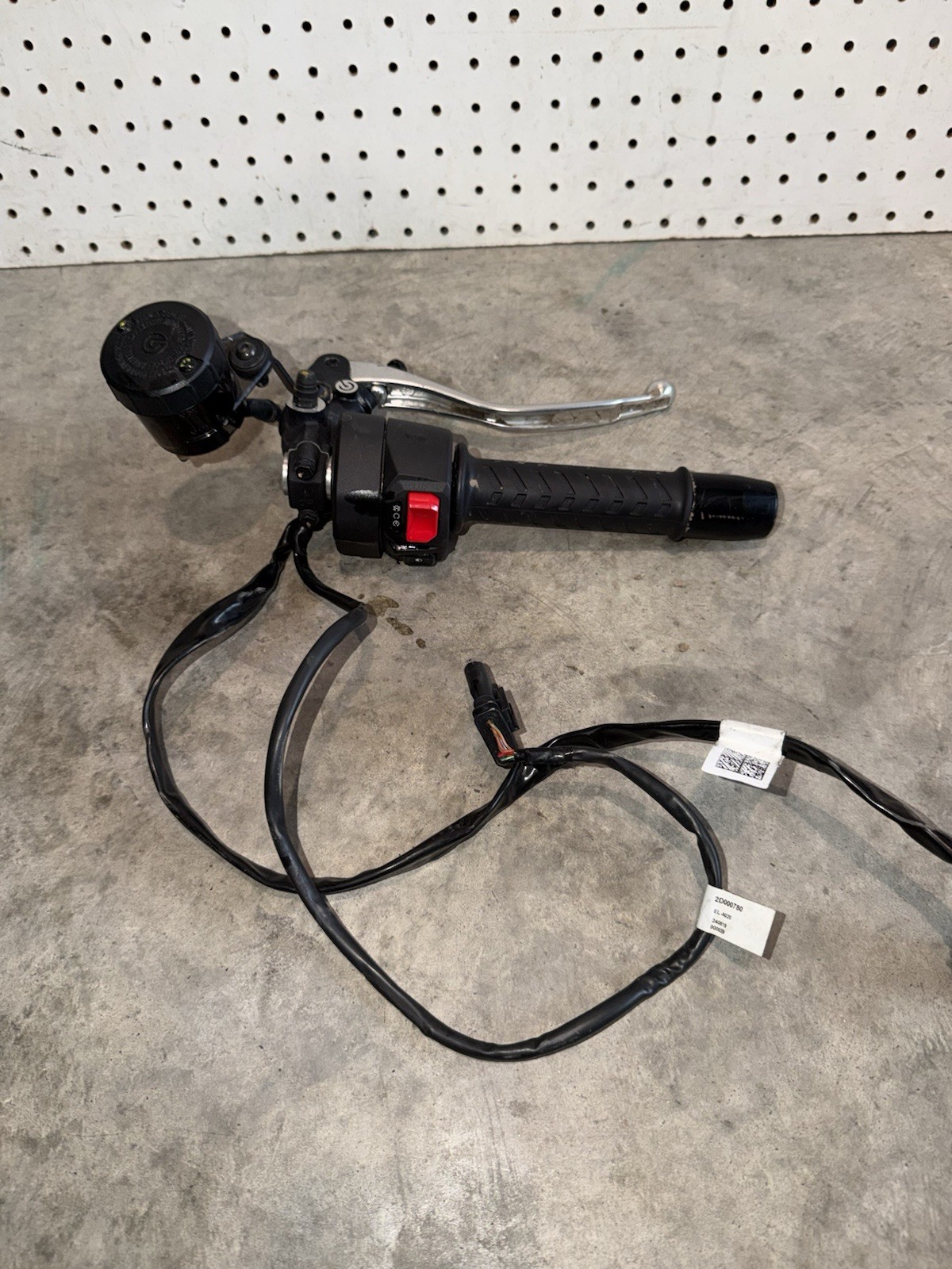 2025 25-26 Aprilia RS660 RS 660 RIGHT SIDE CLIP ON HANDLEBAR CONTROLS BRAKE OEM