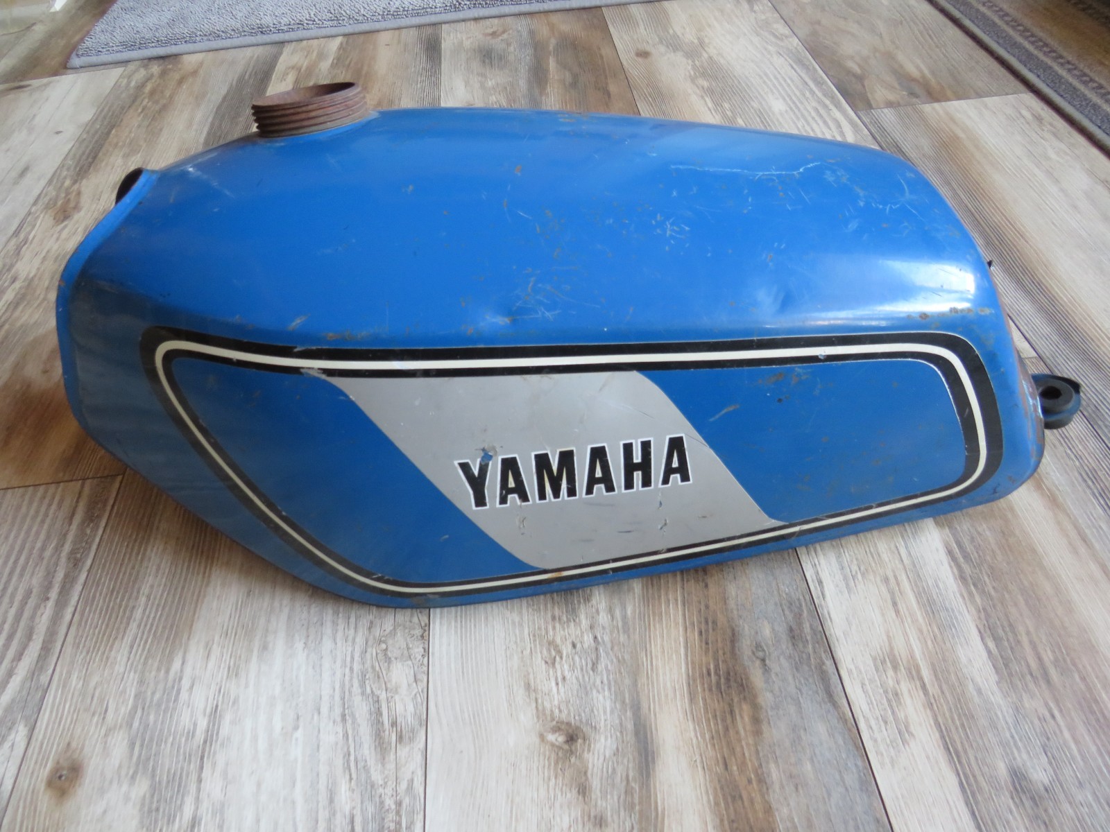 Yamaha DT 175 DT175E 1978 OEM Paint Gas Tank Fuel Tank Petrol Tank 2A6-24110-00