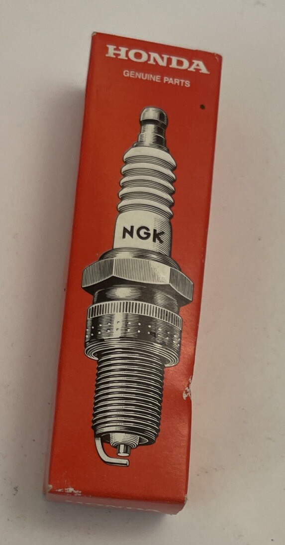 98079-58840 HONDA MOTORCYCLE SPARK PLUG NGK B8ES 9807958840