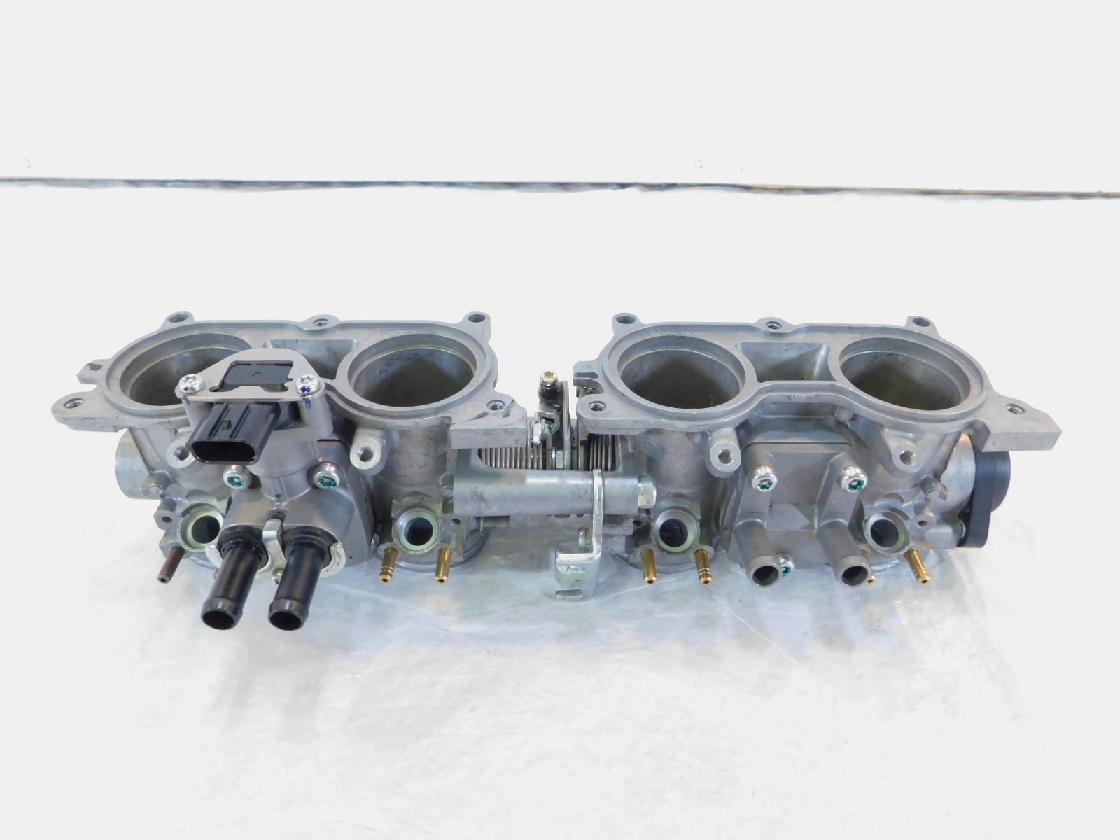 Honda CB1000R CB1000 Engine Motor Air Intake Fuel Injection Valve Throttle Body
