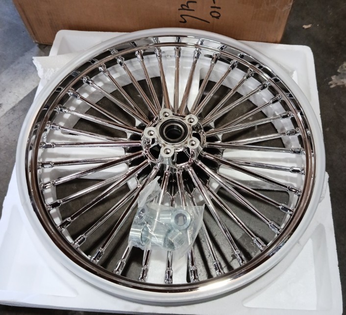 Chrome 21×2.15 Fat Spoke Front Wheel Dual Disc For Harley Dyna FXDB FXDL Used