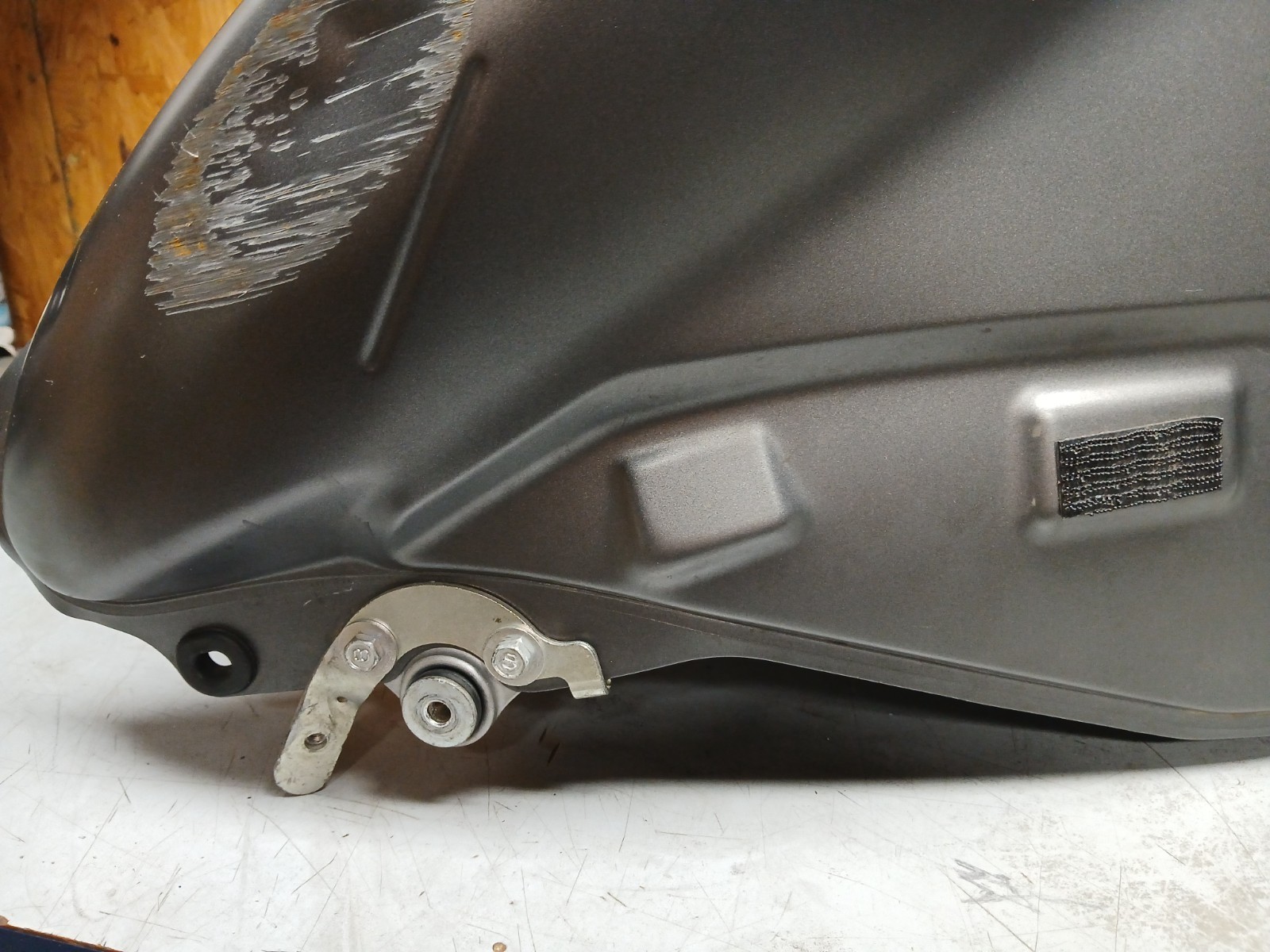 2015-2020 Yamaha FJ-09 Gas Tank Fuel Cell Petrol Reservoir OEM 15-2020 2015