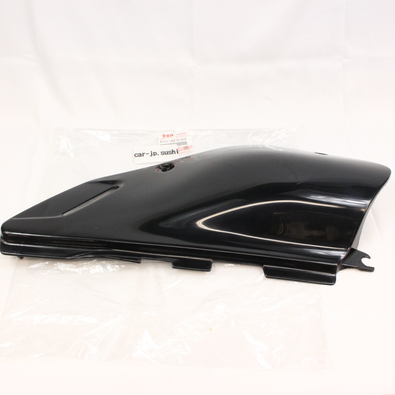 SUZUKI OEM 96-23 DR560SE BLACK SIDE FRAME COVERS L&R Set 47211 & 47111-32E10-019