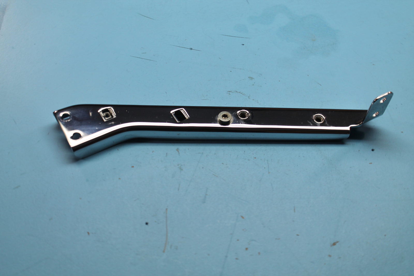 1198 98 HARLEY-DAVIDSON ELECTRA GLIDE CHROME RIGHT FENDER SADDLEBAG GUARD RAIL