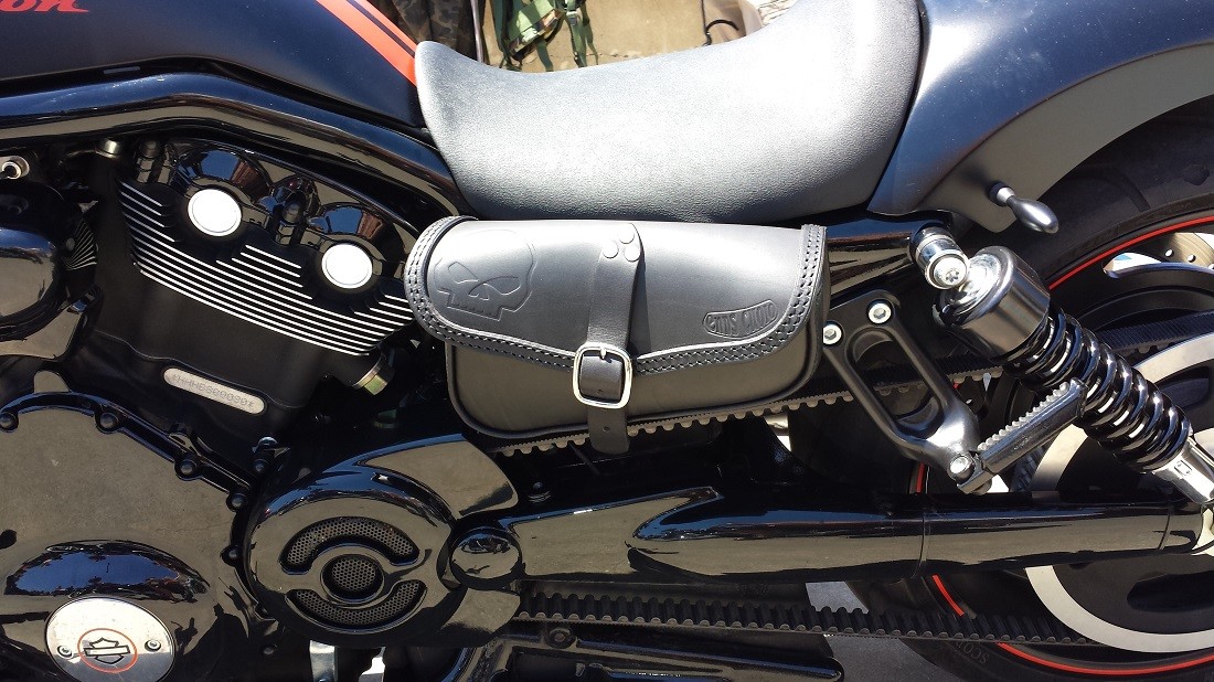 LEATHER SADDLEBAG FOR HARLEY DAVIDSON NIGHT ROD, V ROD LEFT SIDE BEST QUALITY