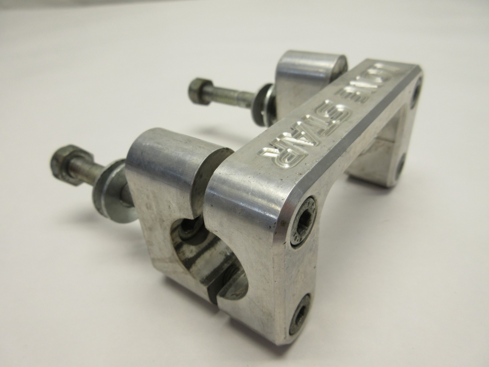LONESTAR HANDLEBAR RISER CLAMPS 1″ DIAMETER