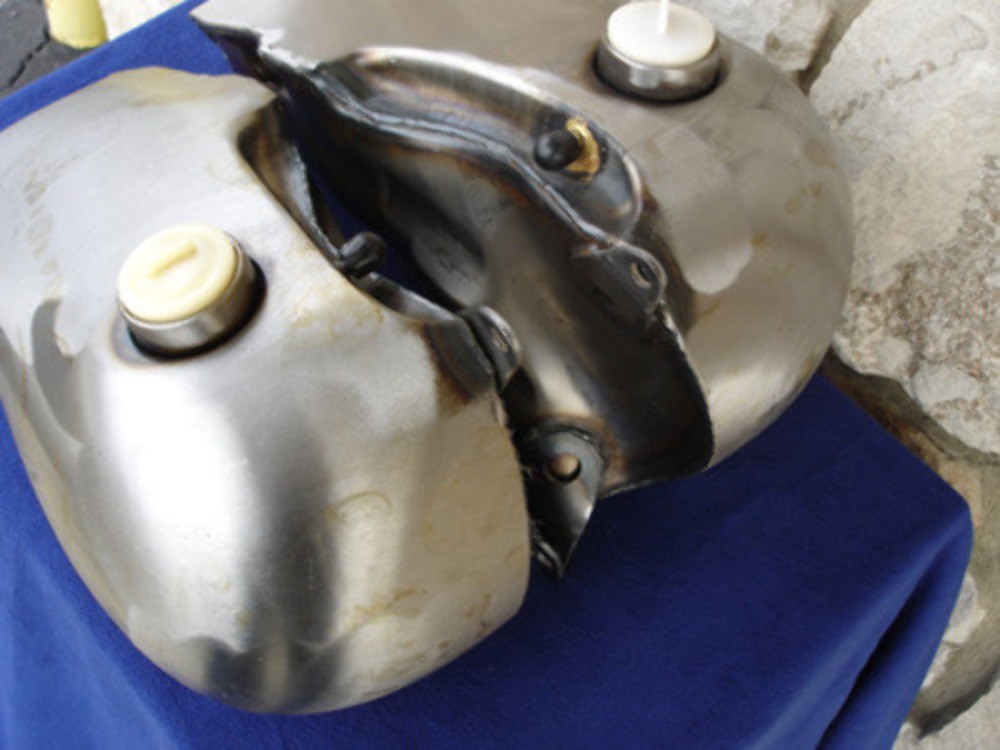 FAT BOB 5 GALLON GAS TANK 67-84 SHOVELHEAD USES STANDARD DUAL CAM LOCK GAS CAP