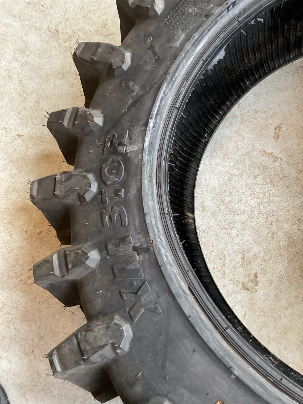 System 3 Off-Road® S3-0482 – XM310R Monster Mud Front/Rear Tire (35/9-20)