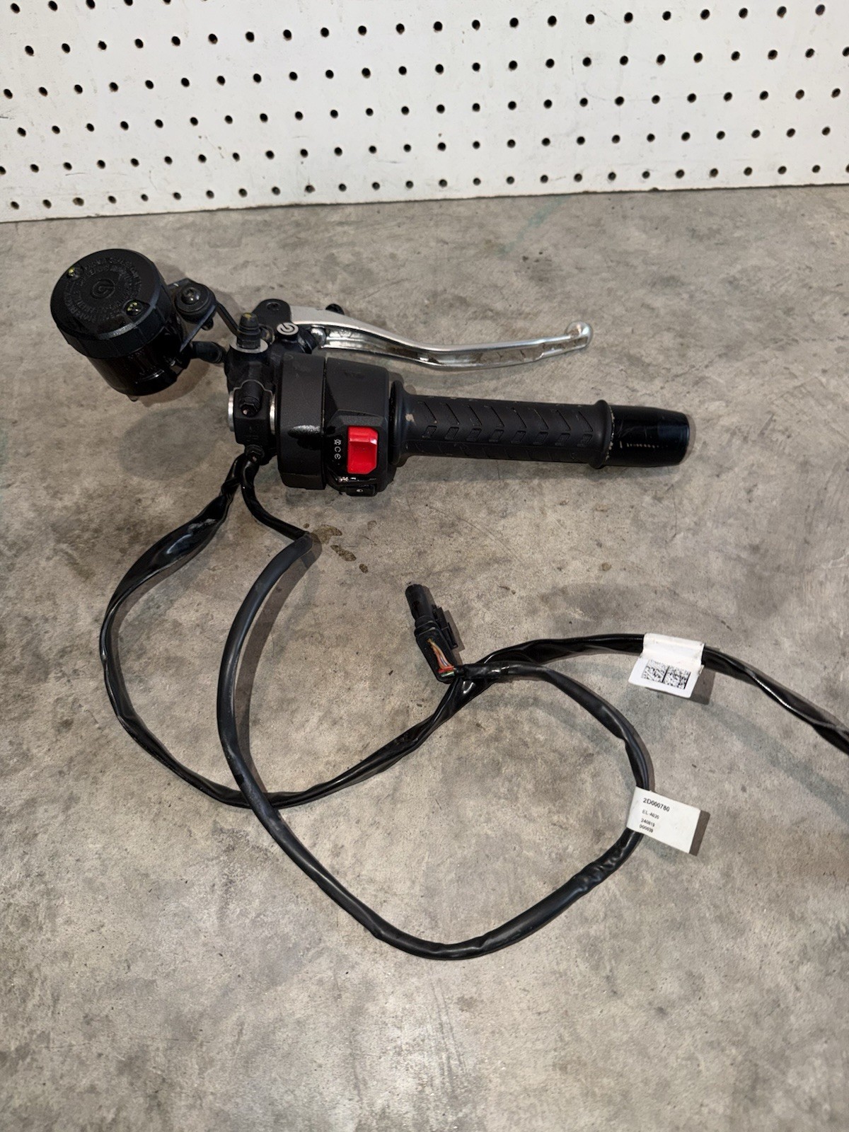 2025 25-26 Aprilia RS660 RS 660 RIGHT SIDE CLIP ON HANDLEBAR CONTROLS BRAKE OEM