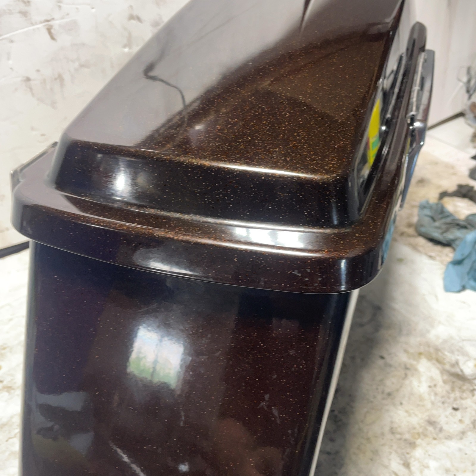 93-13 Harley Touring OEM Right Saddlebag Dark and Light Root Beer Brown 2011