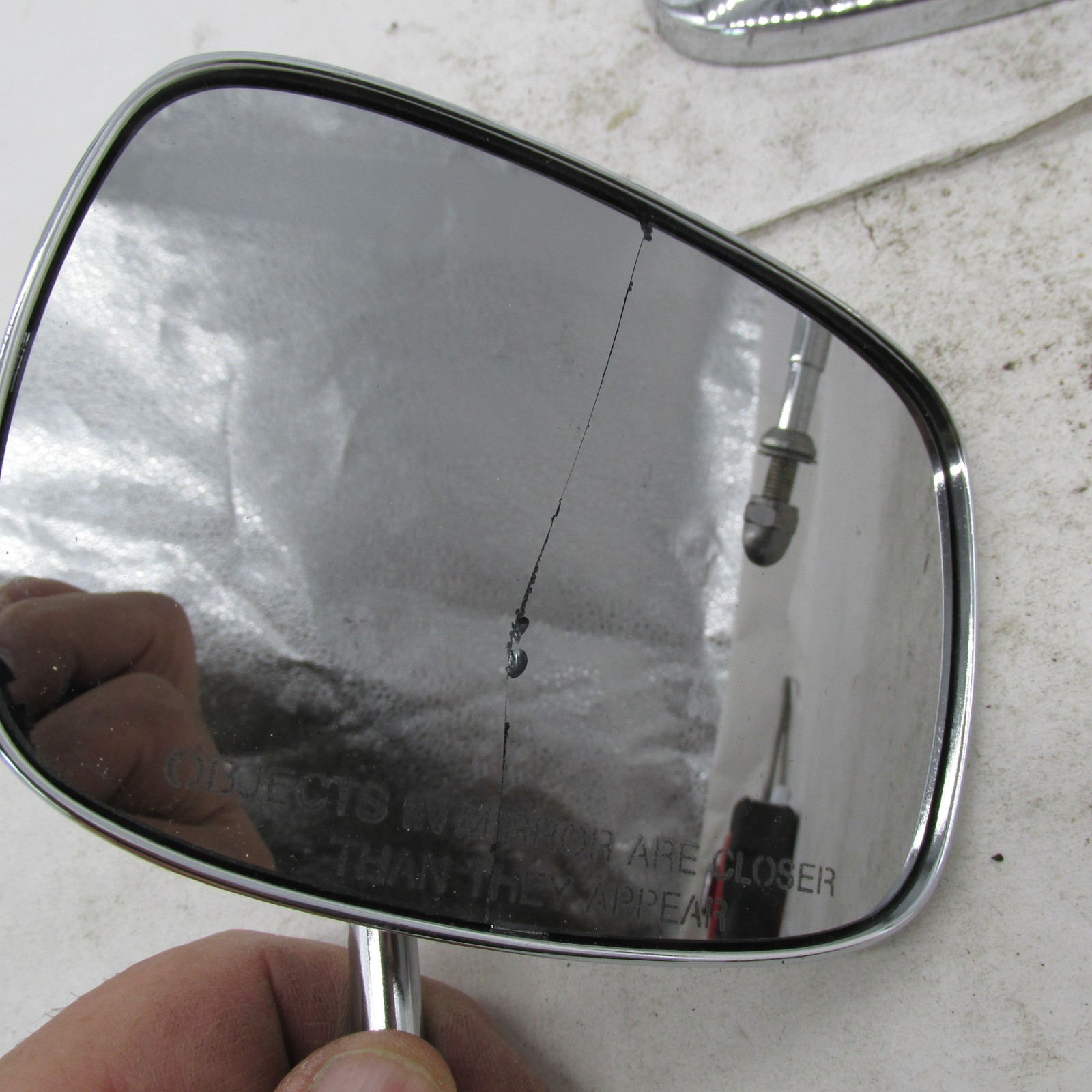 Pair of Harley OEM Chrome Short Stem Mirrors *1 is Cracked* 91875-88 91892-88