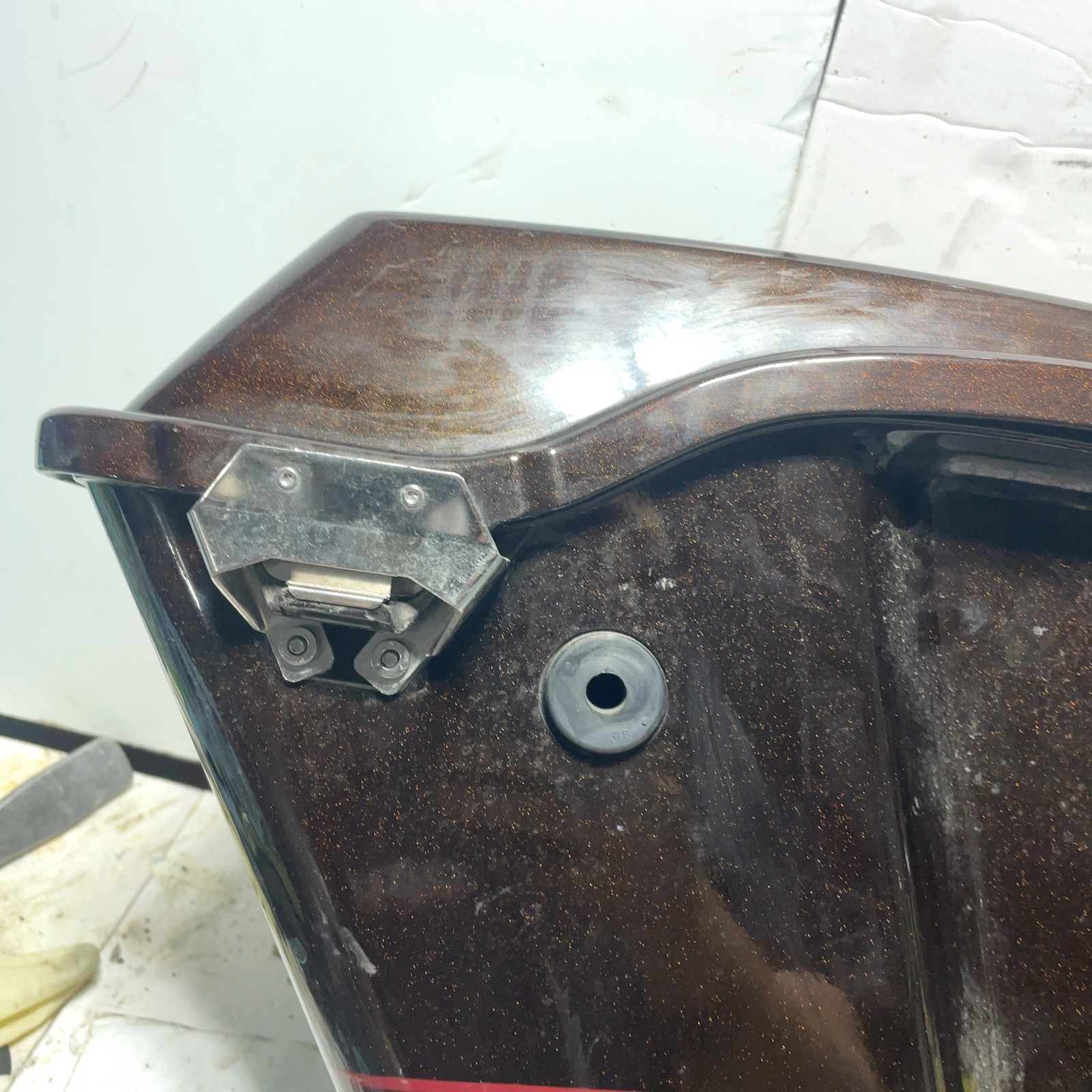93-13 Harley Touring OEM Right Saddlebag Dark and Light Root Beer Brown 2011