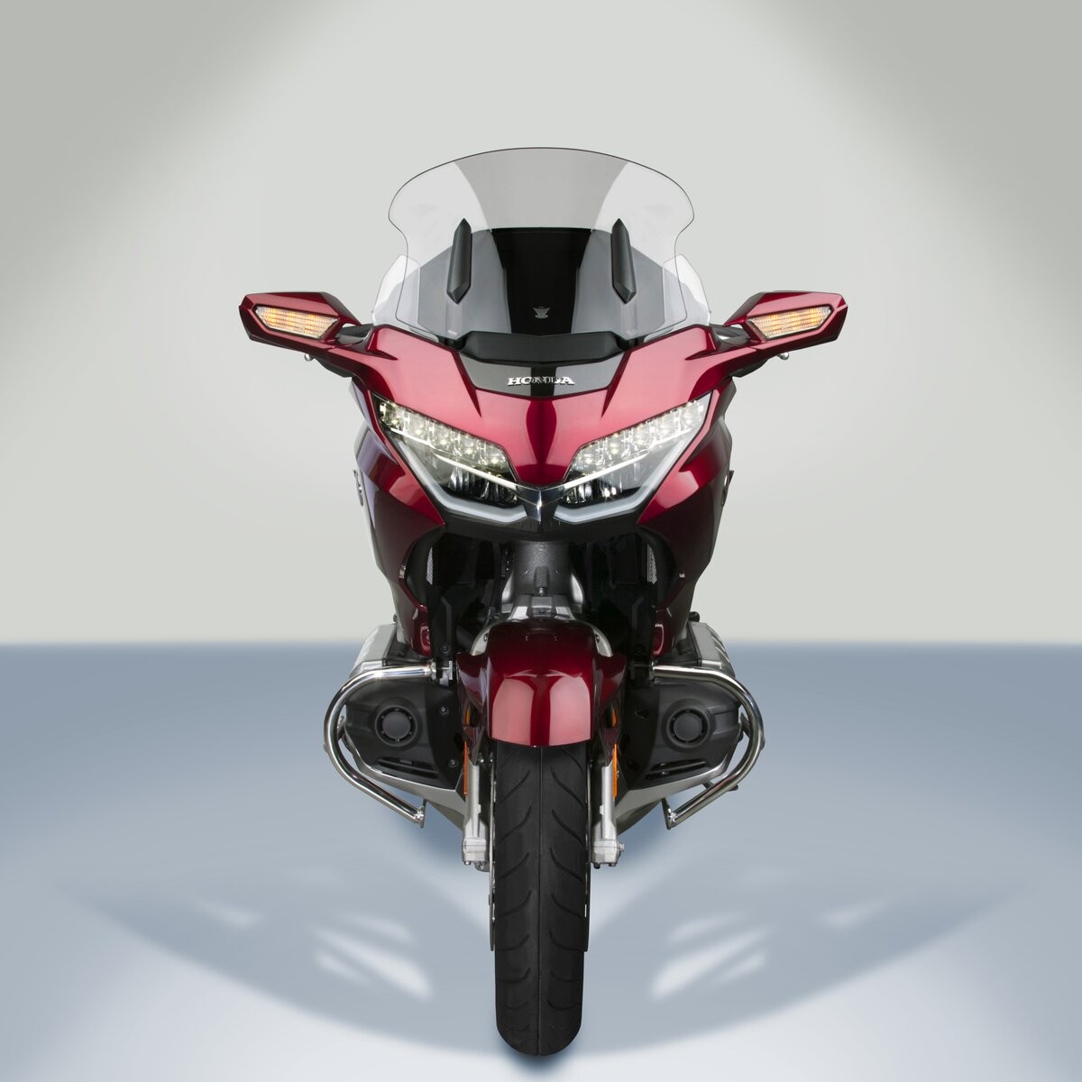 National Cycle Light Tint 17.75″ Quantum Hardcoat Polycarb Windshield – N20022