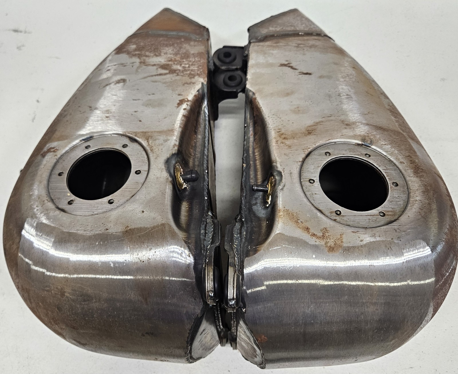 Harley Stretched Gas Tank With Dash Panel – Softail? – 6 Gal – READ DESCRIPTION!