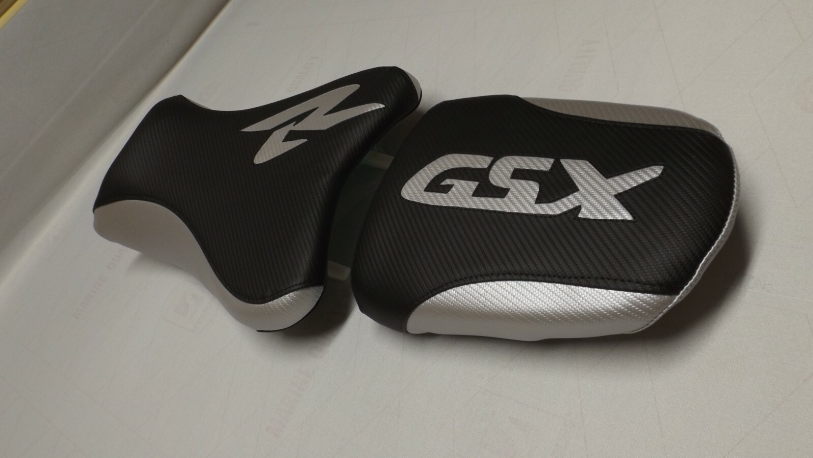 CUSTOM FRONT/REAR SEAT COVERS WILL FIT SUZUKI GSXR 600R 750R 08/09 black/silver