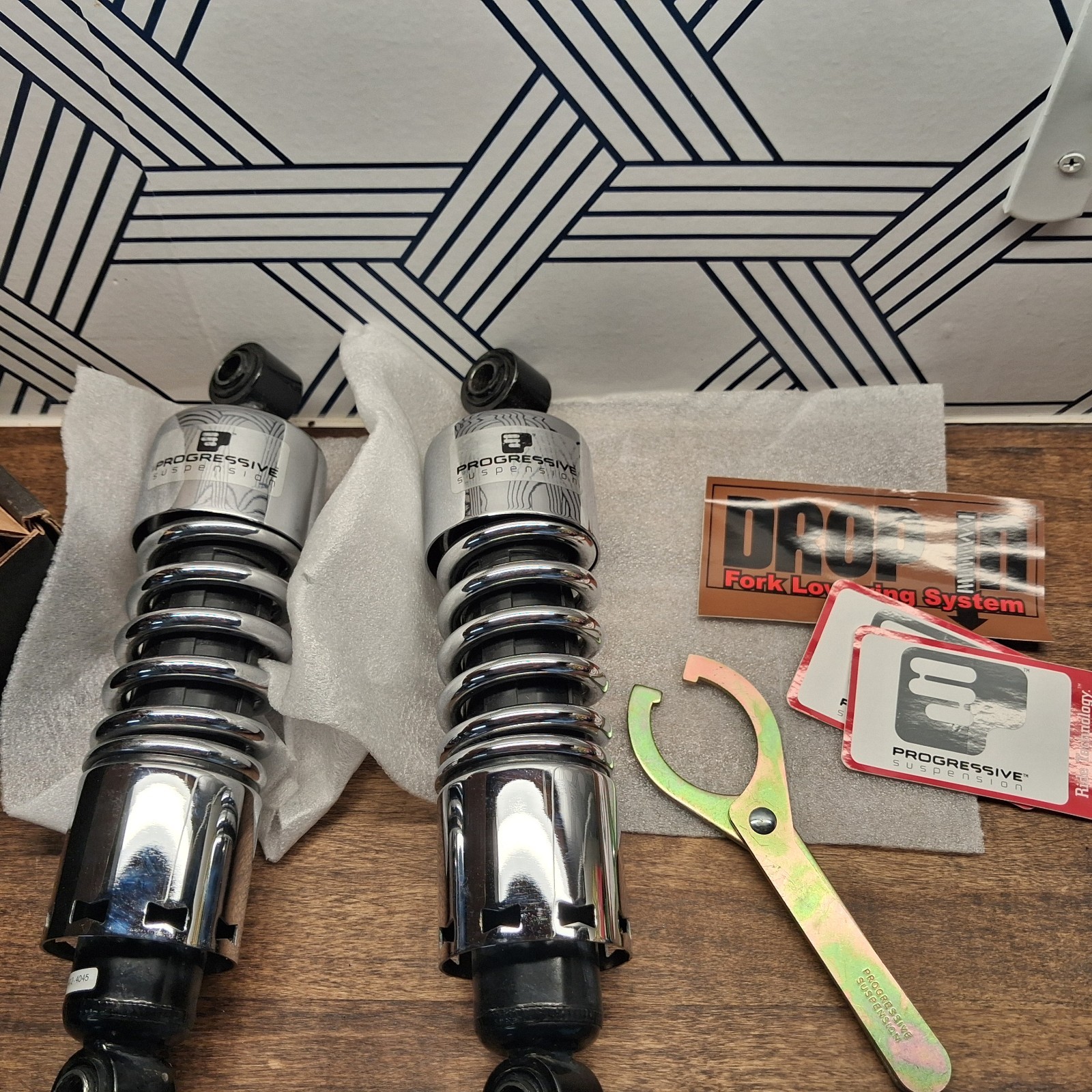 Progressive Suspension Heavy-Duty Shocks 11″ 412-4045C Harley-Davidson