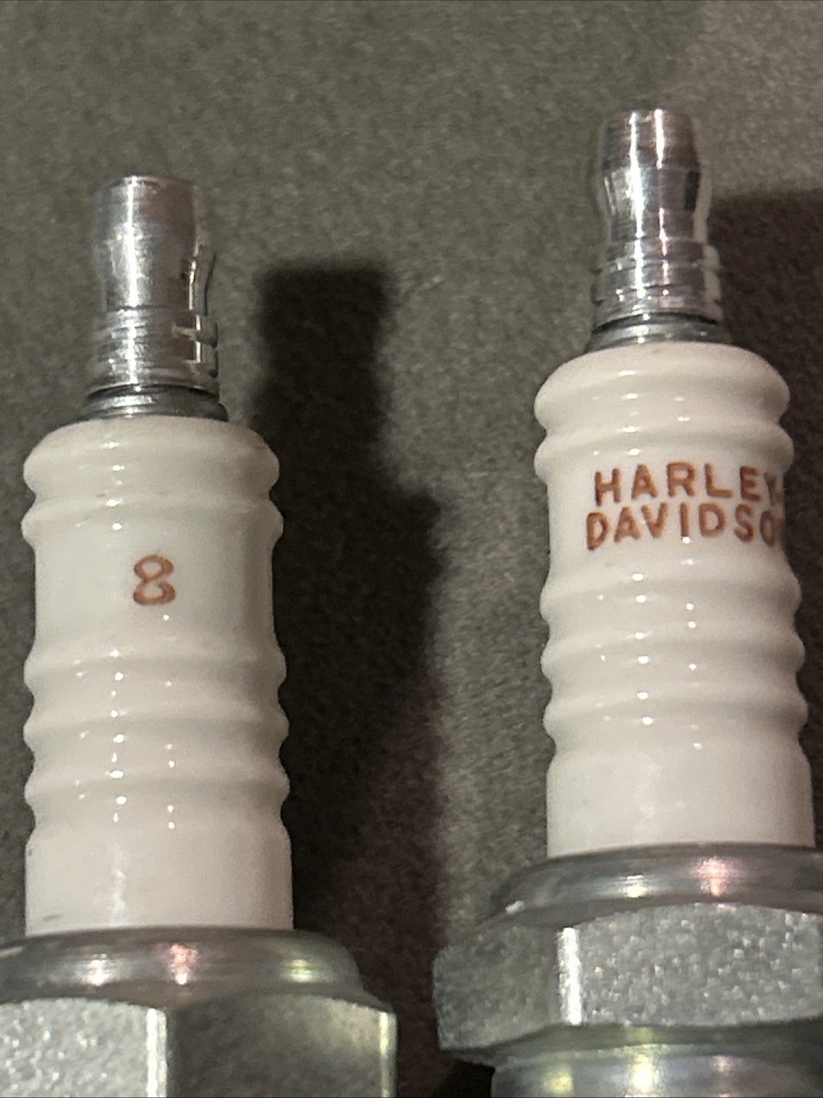 2 Harley Davidson Aermacchi Spark Plugs No. 8 32301-62 NOS OEM 1962-1971 Sprint