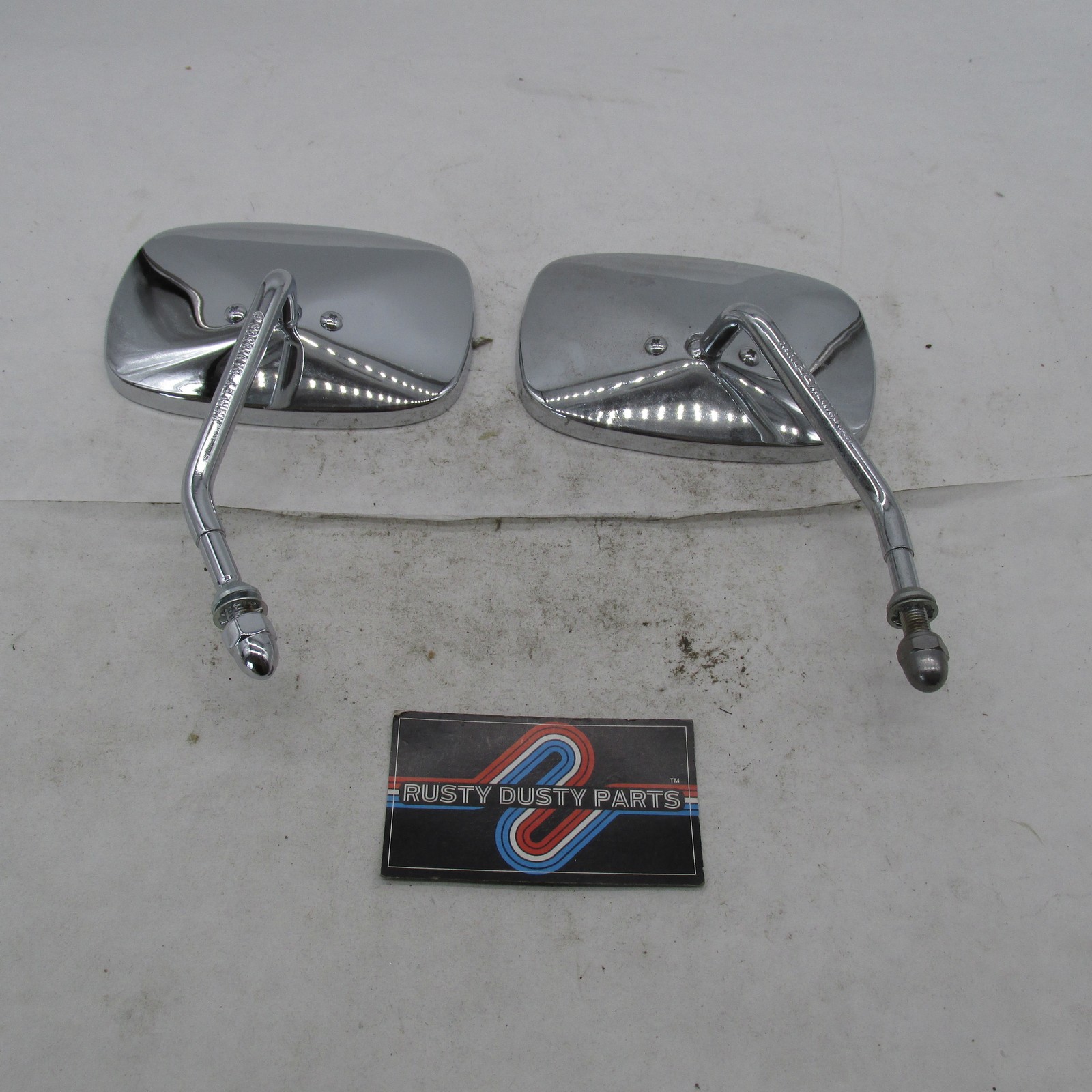 Pair of Harley OEM Chrome Short Stem Mirrors *1 is Cracked* 91875-88 91892-88