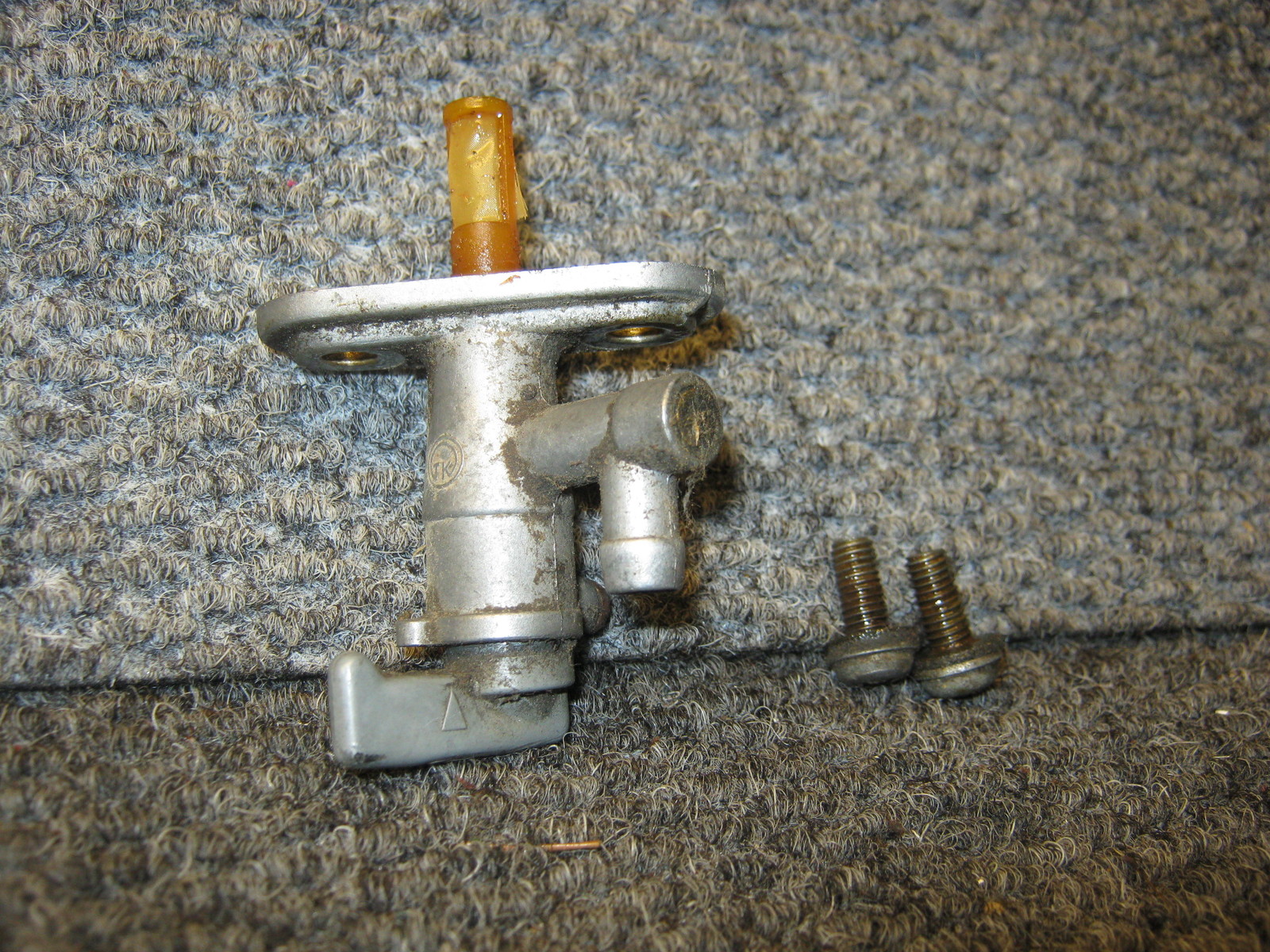 YAMAHA FUEL PETCOCK 1977-1999 YZ100 YZ 100 GAS PETRO PETROL VINTAGE OEM AHRMA