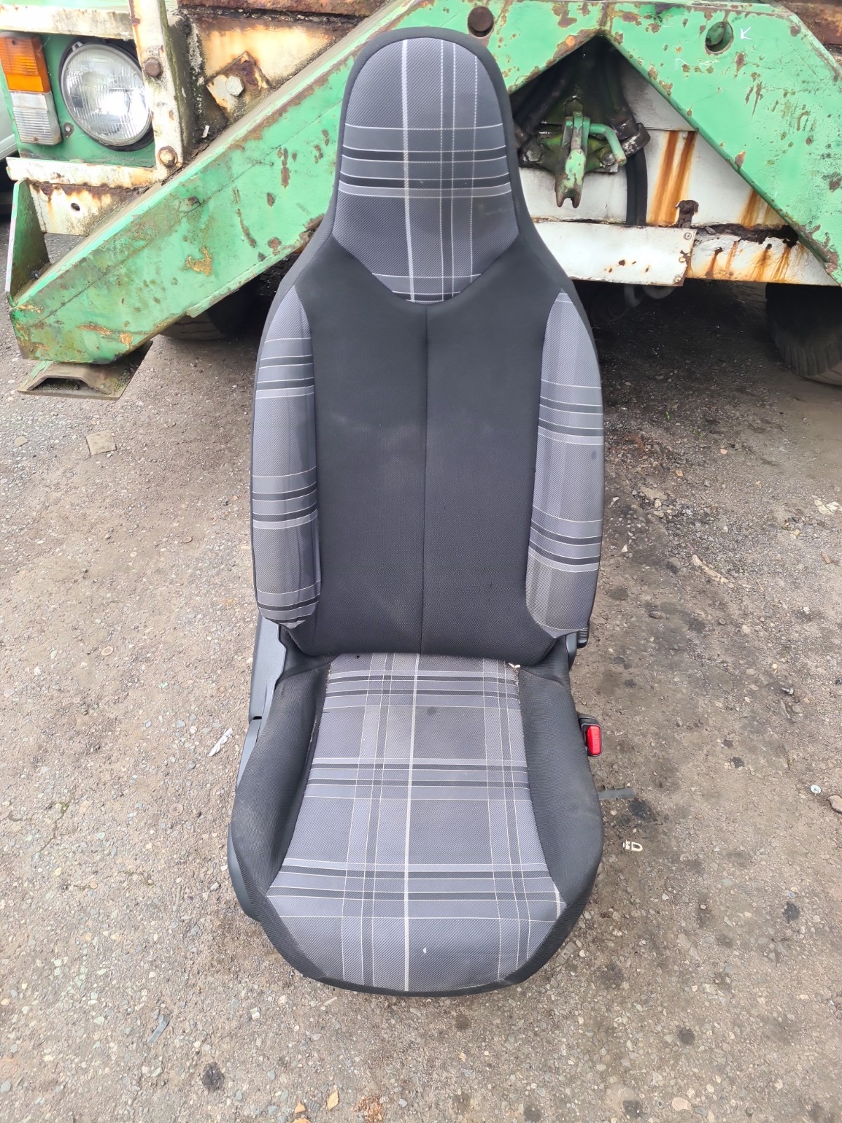 2017 PEUGEOT 108 MK1 DRIVER SIDE FRONT SEAT 5 DOOR