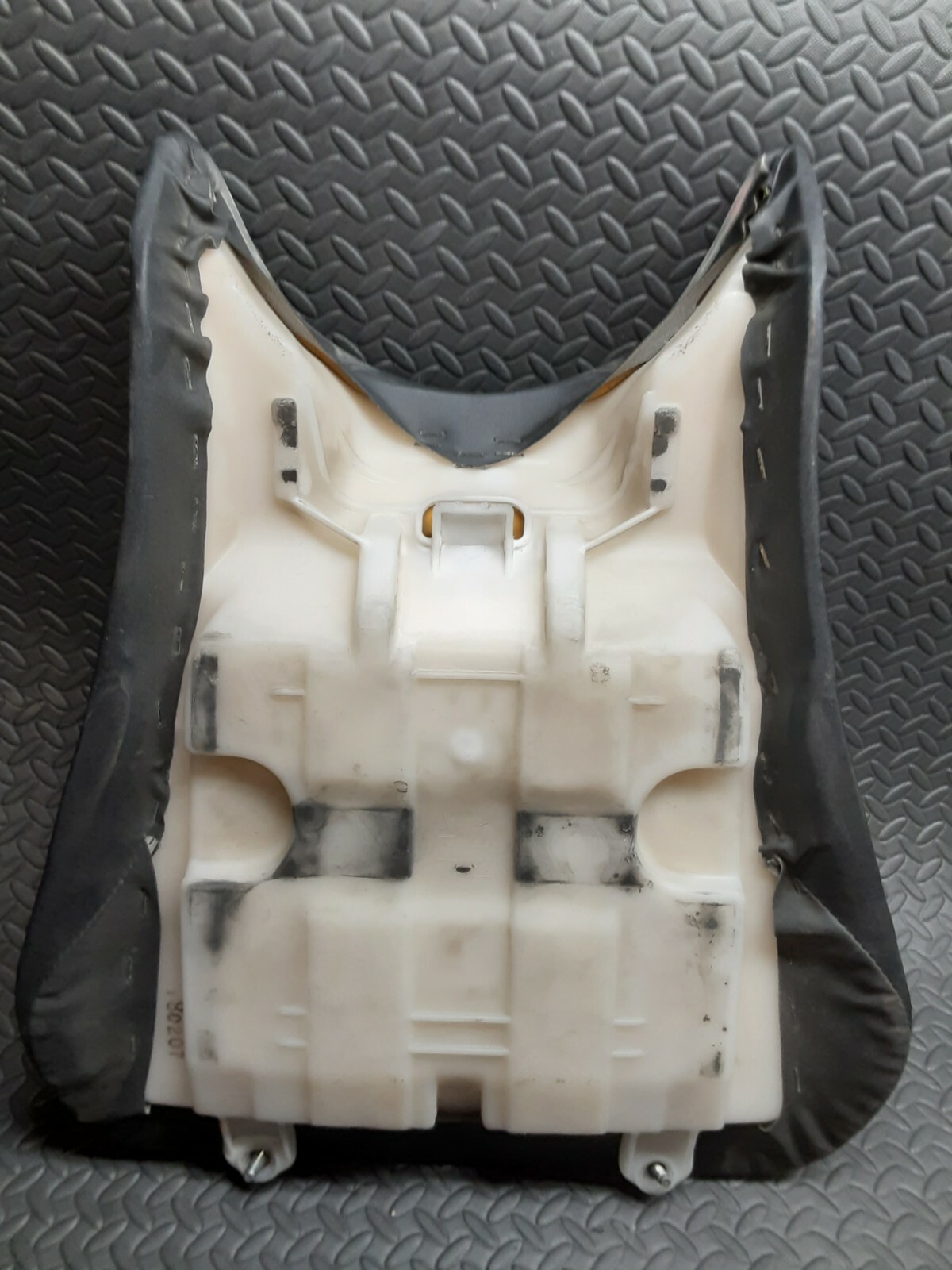 2005 YZF R6 Seat (2003- 2009) 5SL-24710-00-00