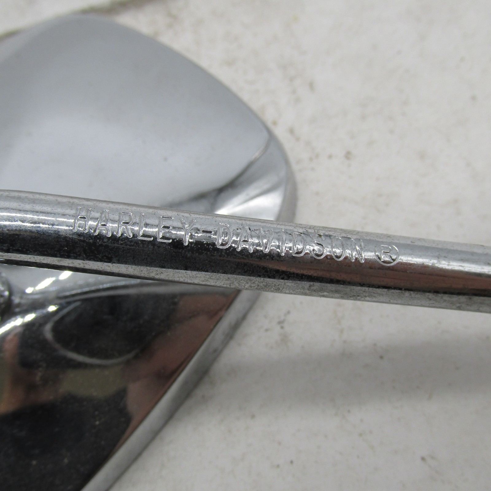 Pair of Harley OEM Chrome Short Stem Mirrors *1 is Cracked* 91875-88 91892-88