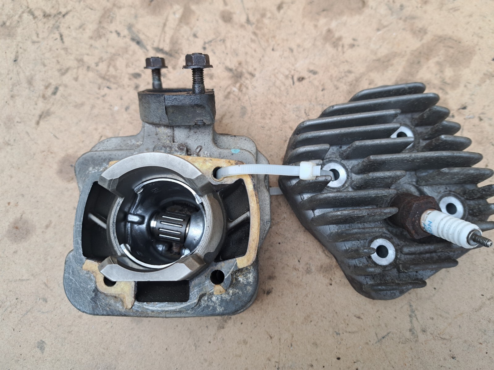 CYLINDER BARREL PISTON HEAD – PEUGEOT ZENITH 50cc 2T. 1998 TOP END.