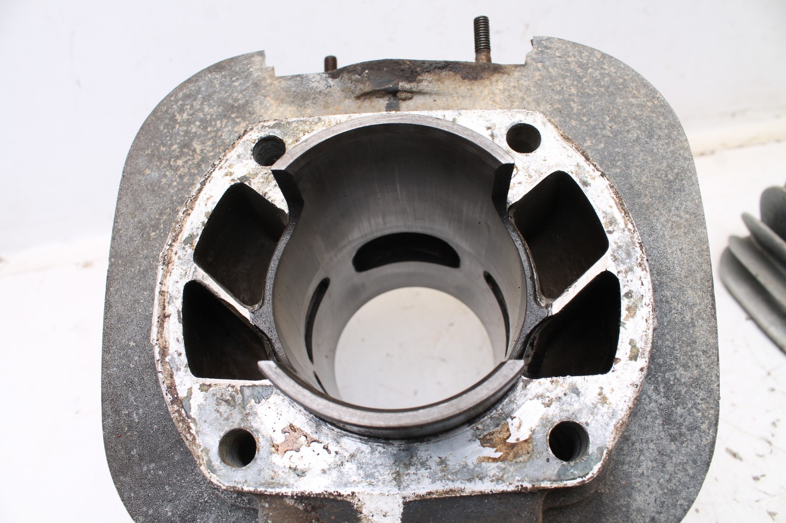 1975 Yamaha DT250 Enduro DT 250 OEM Cylinder Jug with Cyl Head and Piston 70mm