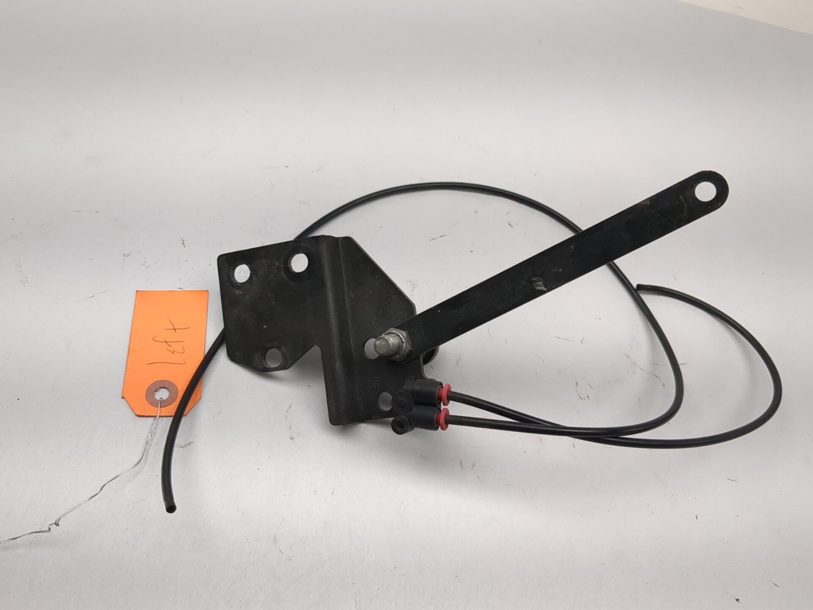 05-06 Harley-Davidson Street Glide FLHXI Left Right Support Set 90718-79C
