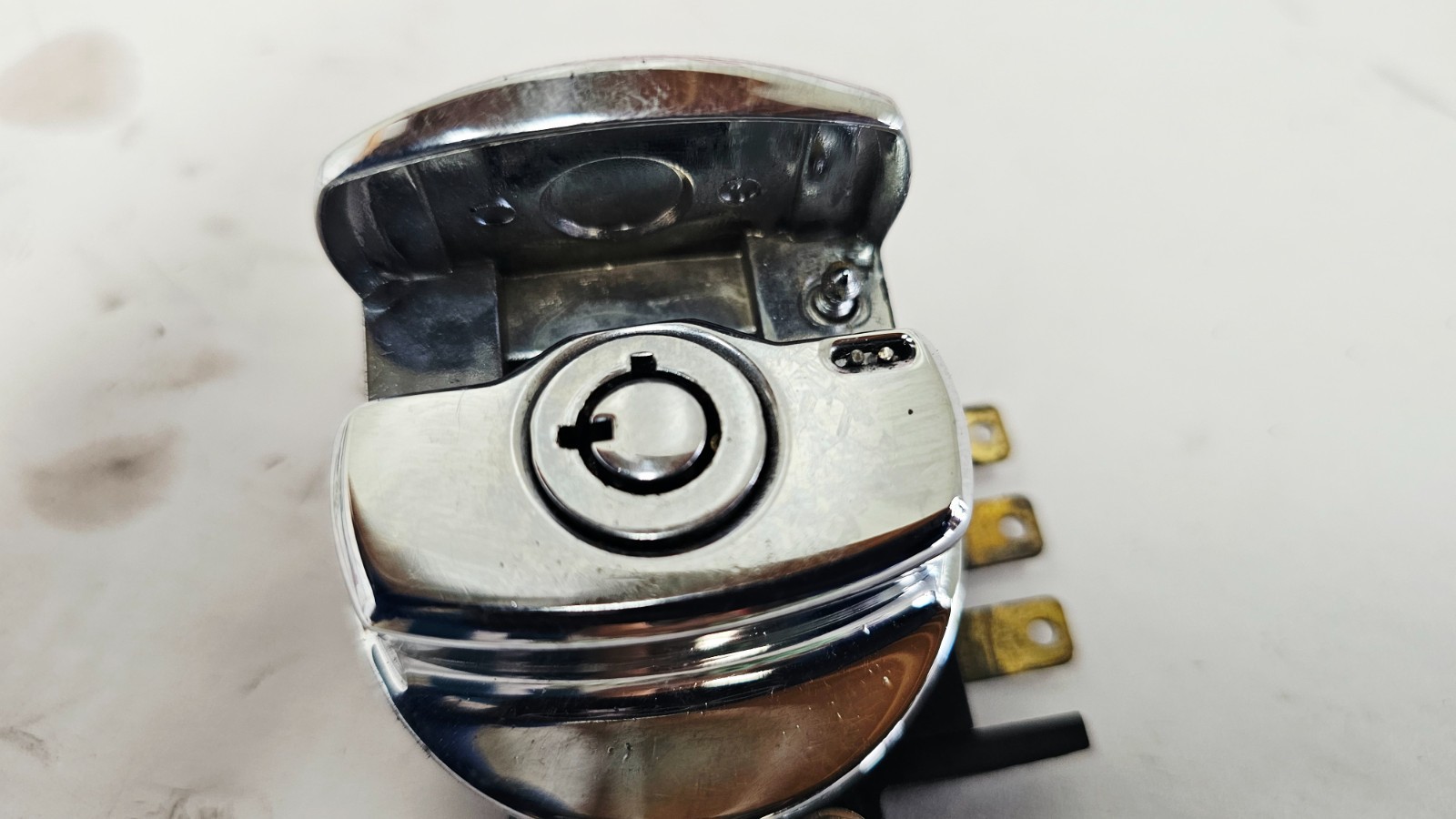 2000 HARLEY HERITAGE SOFTAIL Ignition Switch Lock Assembly w/ Key Chrome OEM