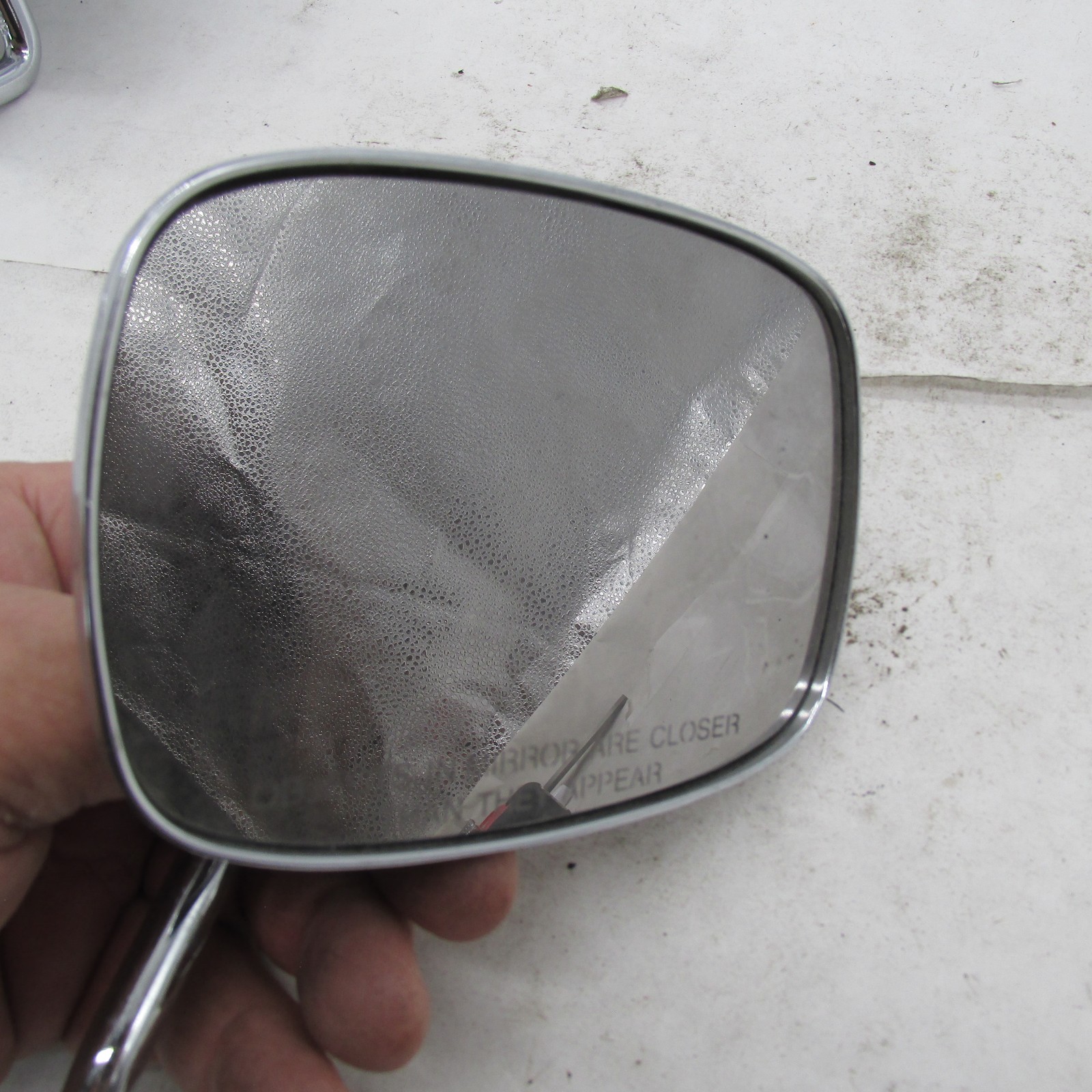 Pair of Harley OEM Chrome Short Stem Mirrors *1 is Cracked* 91875-88 91892-88