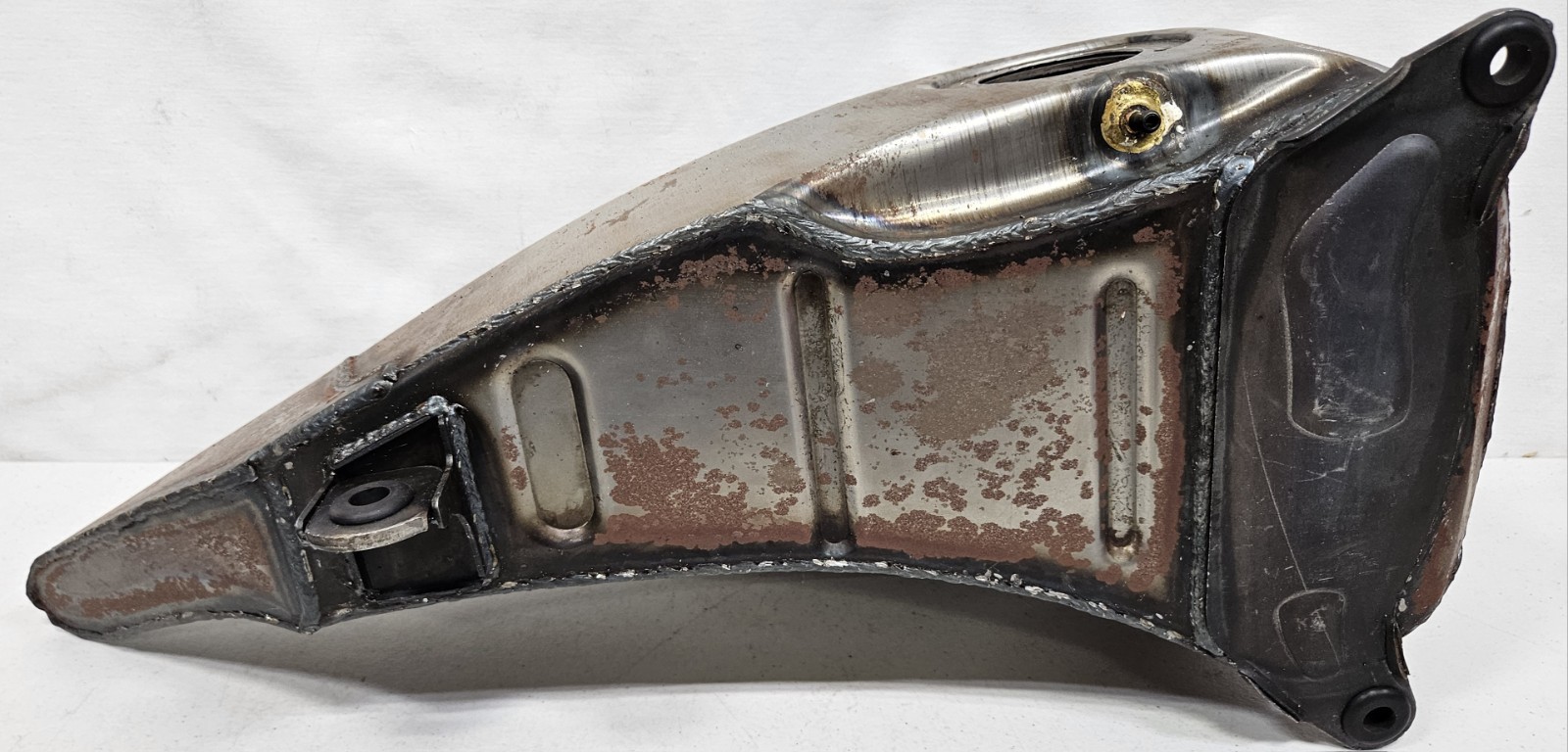 Harley Stretched Gas Tank With Dash Panel – Softail? – 6 Gal – READ DESCRIPTION!