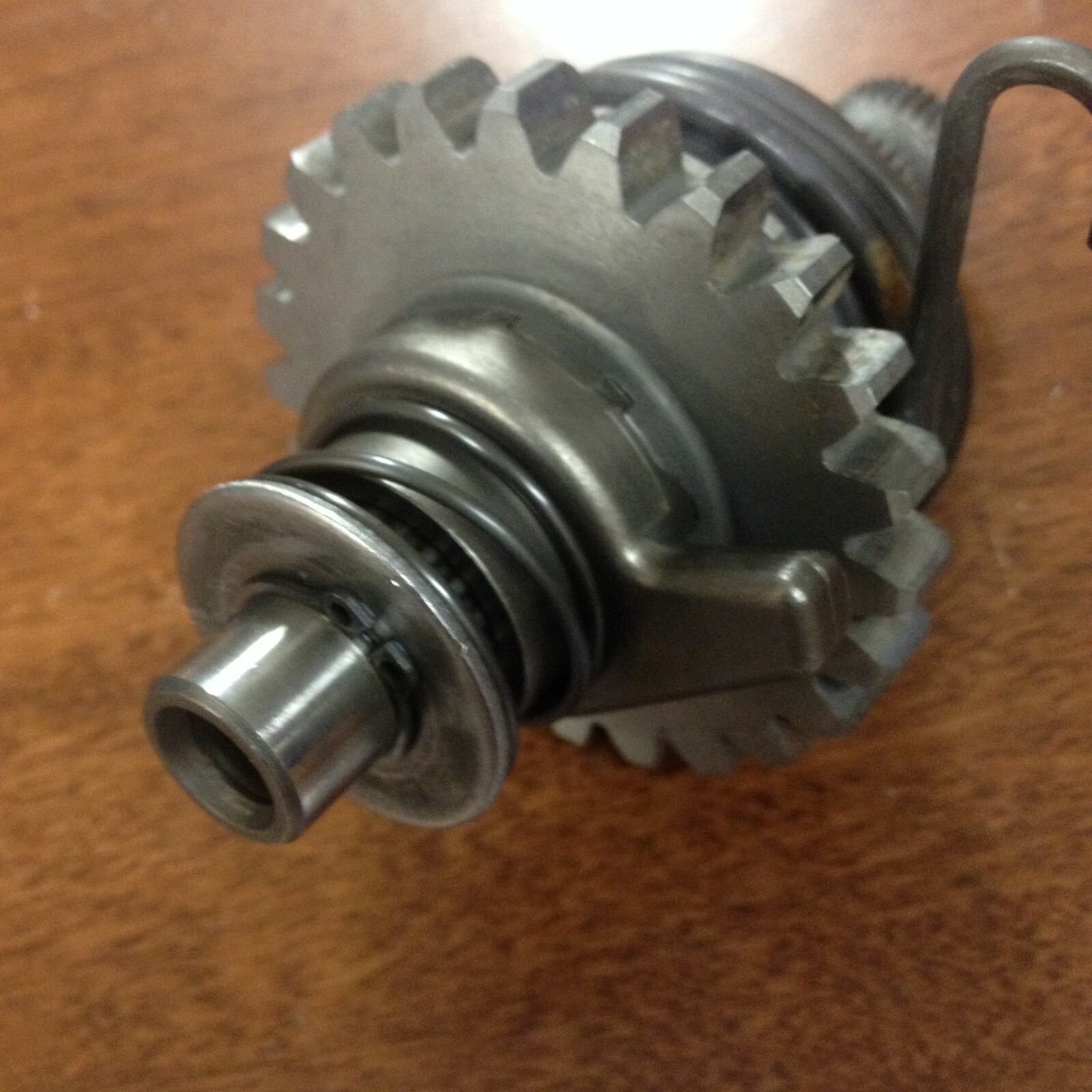 YAMAHA 1979-1980 YZ-IT 250-400 KICK-START AXLE SHAFT & IDLE GEAR ASSY 2K7-15661