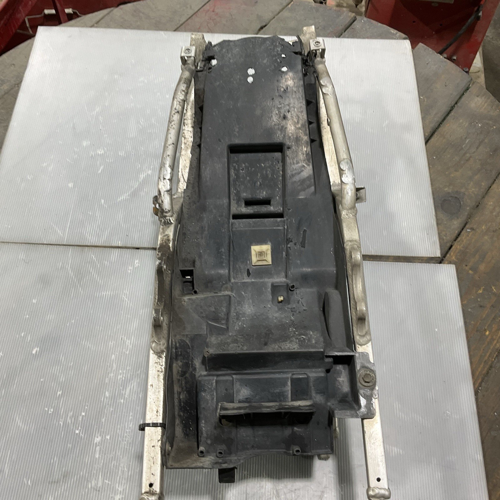 2001-2003 SUZUKI GSXR 600 750 01-02 GSXR 1000 OEM REAR SUBFRAME W/ Battery Tray