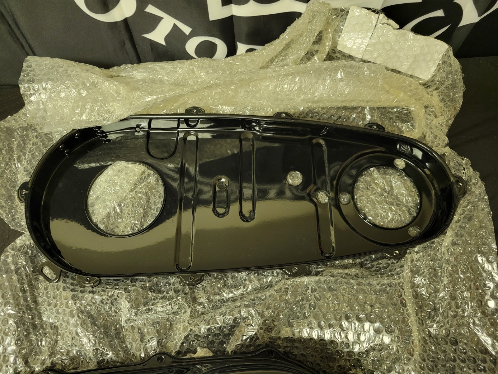 Harley-davidson Paughco Inner And Outer Black Primary With Chrome Derby Cover.